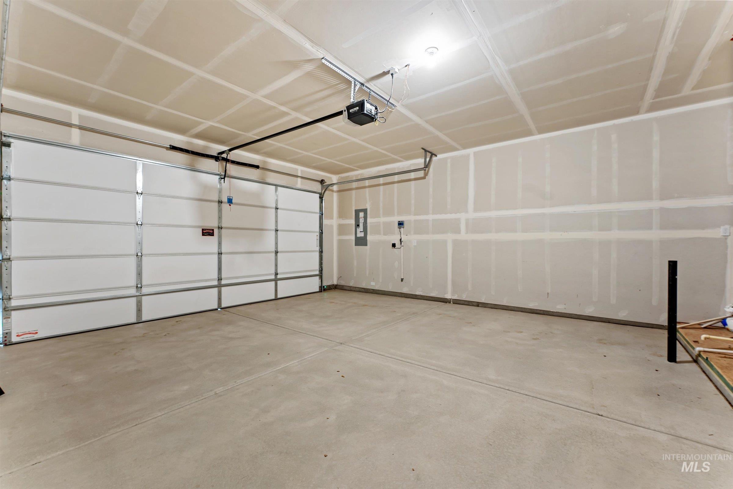 19469 N Summerville Way, Nampa, Idaho 83687, 3 Bedrooms, 2 Bathrooms, Residential For Sale, Price $399,643,MLS 98985361