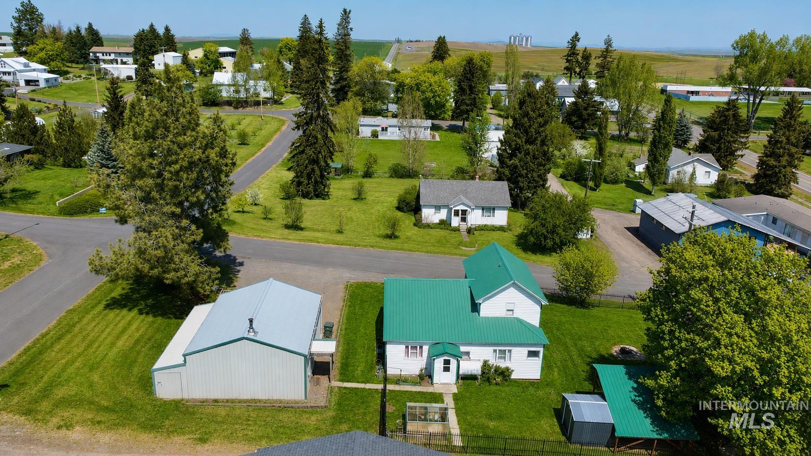 712 3rd Ave, Nezperce, Idaho 83543, 3 Bedrooms, 1.5 Bathrooms, Residential For Sale, Price $219,000,MLS 98985366