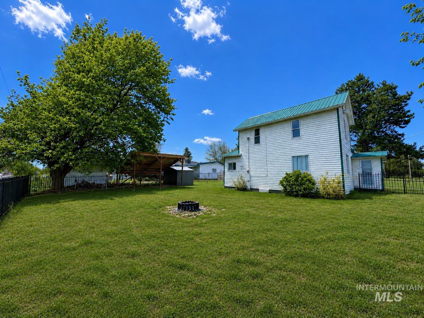 712 3rd Ave, Nezperce, Idaho 83543, 3 Bedrooms, 1.5 Bathrooms, Residential For Sale, Price $219,000,MLS 98985366