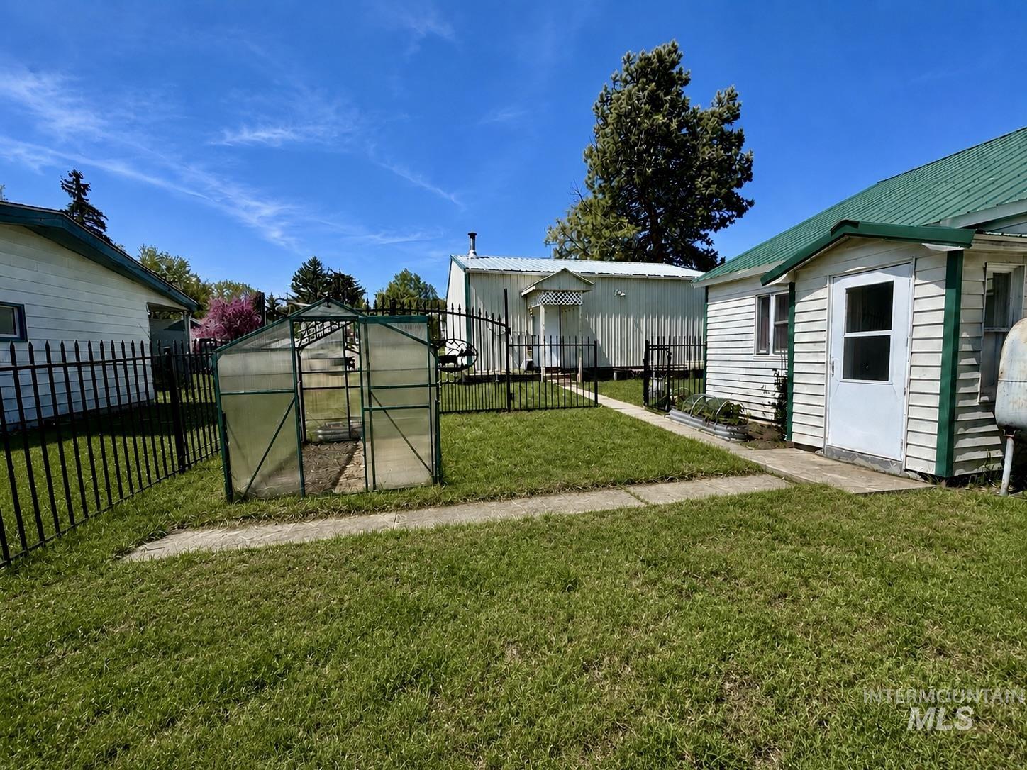 712 3rd Ave, Nezperce, Idaho 83543, 3 Bedrooms, 1.5 Bathrooms, Residential For Sale, Price $219,000,MLS 98985366
