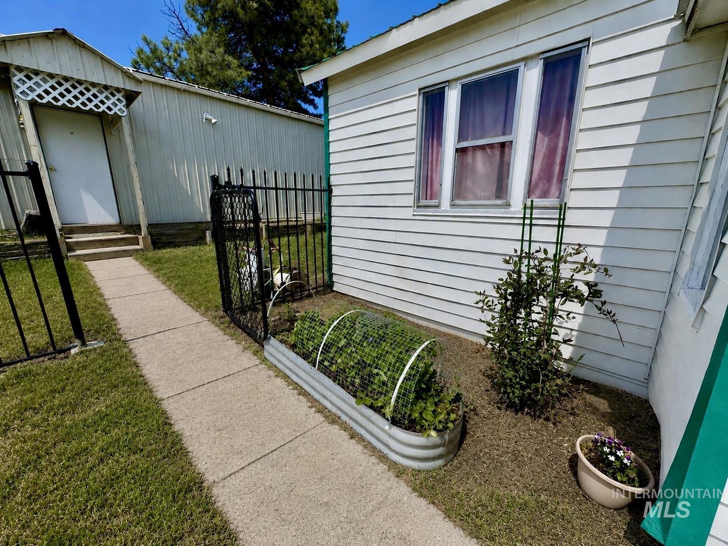 712 3rd Ave, Nezperce, Idaho 83543, 3 Bedrooms, 1.5 Bathrooms, Residential For Sale, Price $219,000,MLS 98985366