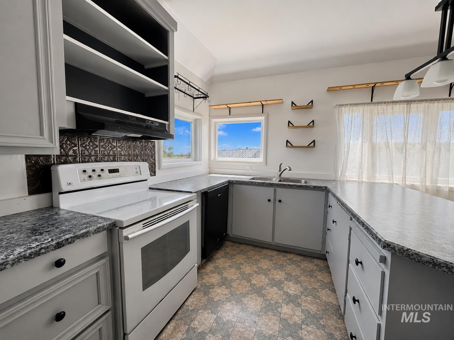 712 3rd Ave, Nezperce, Idaho 83543, 3 Bedrooms, 1.5 Bathrooms, Residential For Sale, Price $219,000,MLS 98985366
