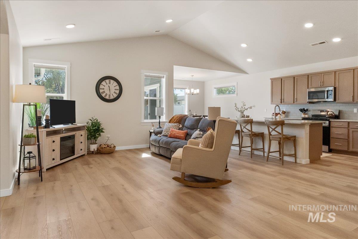 136 Centennial Ct., Kimberly, Idaho 83341, 4 Bedrooms, 2 Bathrooms, Residential For Sale, Price $475,000, 98985368