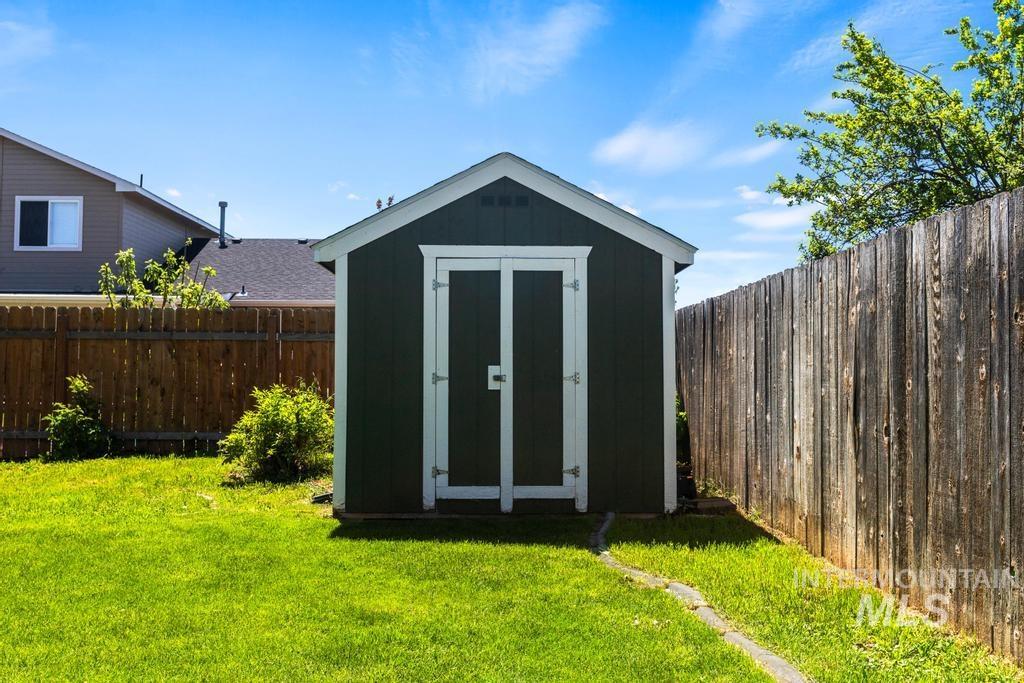 1112 Gold Creek Drive, Caldwell, Idaho 83607, 3 Bedrooms, 2.5 Bathrooms, Residential For Sale, Price $374,999,MLS 98985371