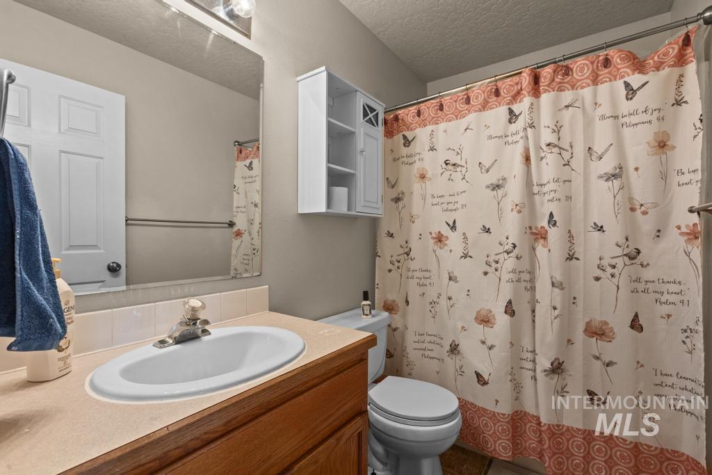 1112 Gold Creek Drive, Caldwell, Idaho 83607, 3 Bedrooms, 2.5 Bathrooms, Residential For Sale, Price $374,999,MLS 98985371
