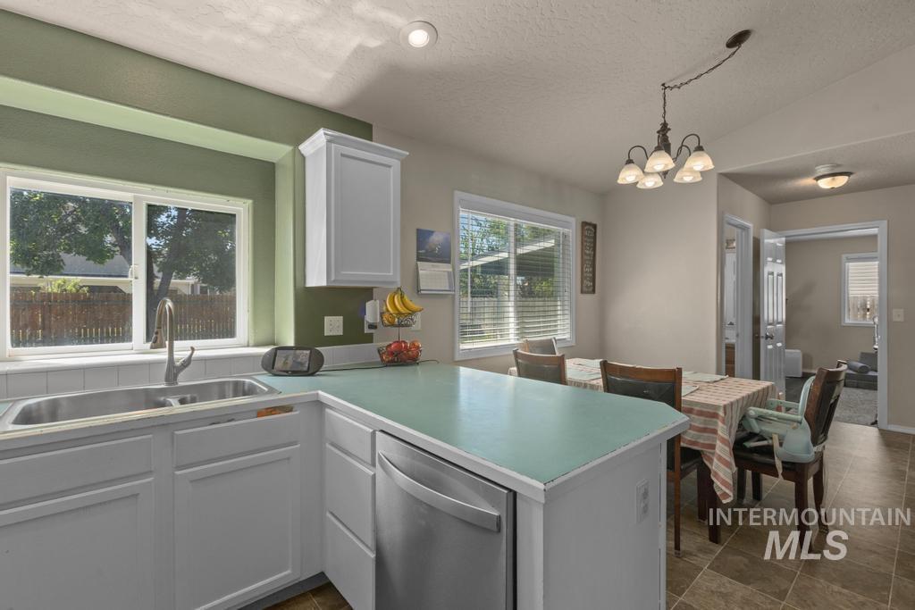 1112 Gold Creek Drive, Caldwell, Idaho 83607, 3 Bedrooms, 2.5 Bathrooms, Residential For Sale, Price $374,999,MLS 98985371