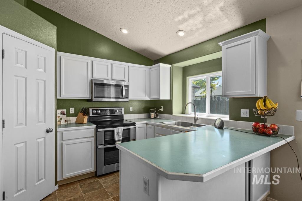 1112 Gold Creek Drive, Caldwell, Idaho 83607, 3 Bedrooms, 2.5 Bathrooms, Residential For Sale, Price $374,999,MLS 98985371