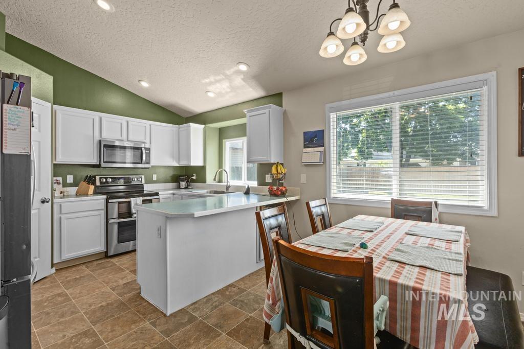 1112 Gold Creek Drive, Caldwell, Idaho 83607, 3 Bedrooms, 2.5 Bathrooms, Residential For Sale, Price $374,999,MLS 98985371