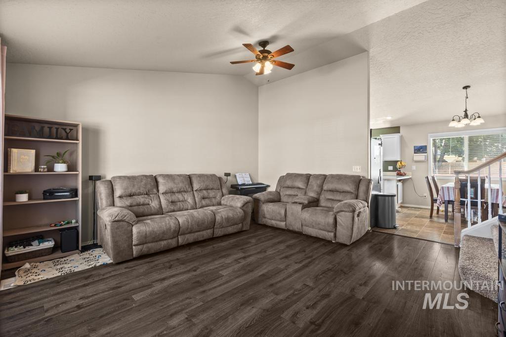 1112 Gold Creek Drive, Caldwell, Idaho 83607, 3 Bedrooms, 2.5 Bathrooms, Residential For Sale, Price $374,999,MLS 98985371