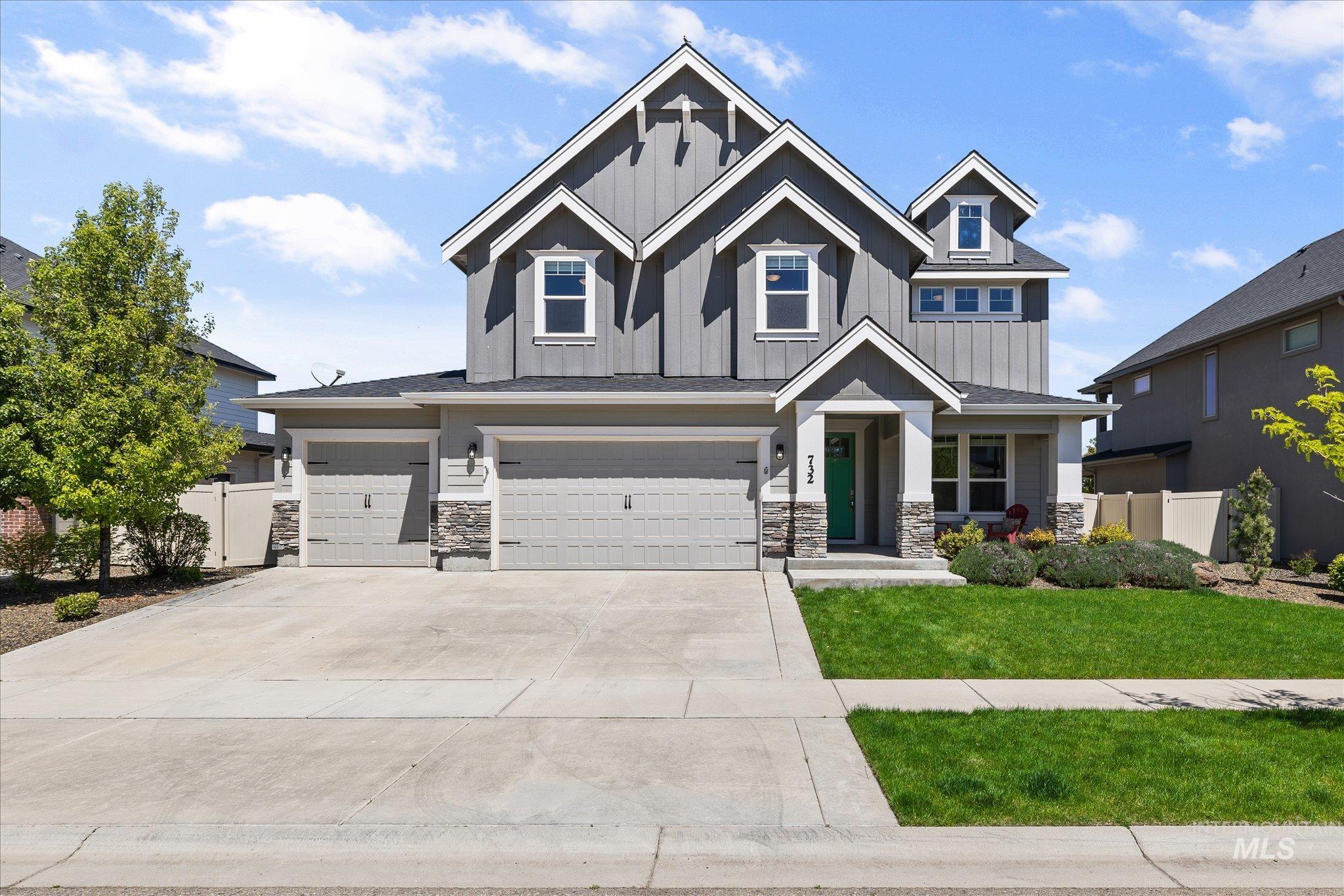 732 E Crest Ridge Dr, Meridian, Idaho 83642, 5 Bedrooms, 2.5 Bathrooms, Residential For Sale, Price $760,000,MLS 98985382