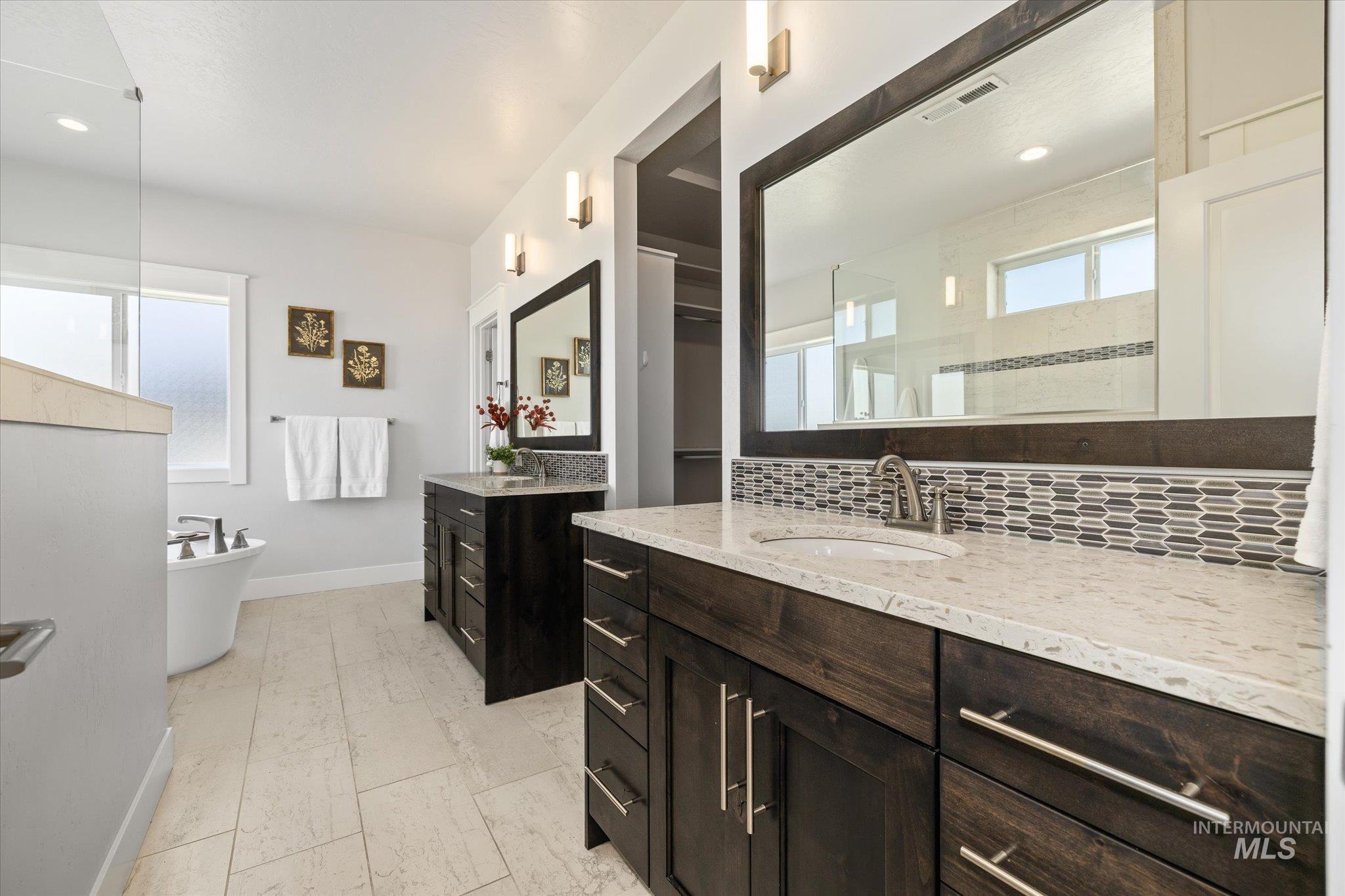 732 E Crest Ridge Dr, Meridian, Idaho 83642, 5 Bedrooms, 2.5 Bathrooms, Residential For Sale, Price $760,000,MLS 98985382
