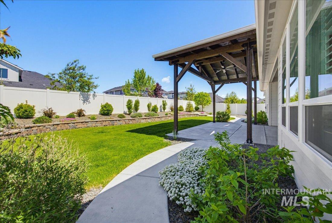 8104 W Brooks Drive, Boise, Idaho 83714, 4 Bedrooms, 3.5 Bathrooms, Residential For Sale, Price $999,900,MLS 98985383