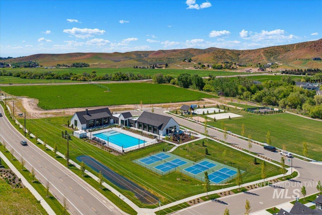 8104 W Brooks Drive, Boise, Idaho 83714, 4 Bedrooms, 3.5 Bathrooms, Residential For Sale, Price $999,900,MLS 98985383