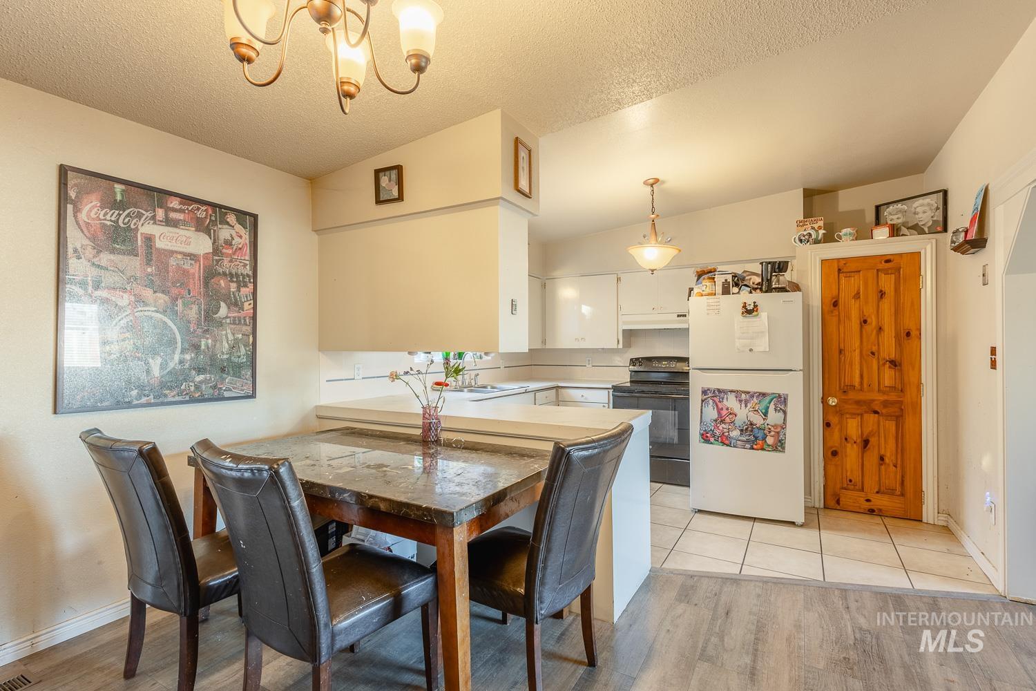 819 Briarwood Dr, Nampa, Idaho 83651, 3 Bedrooms, 1.5 Bathrooms, Residential For Sale, Price $340,000,MLS 98985384