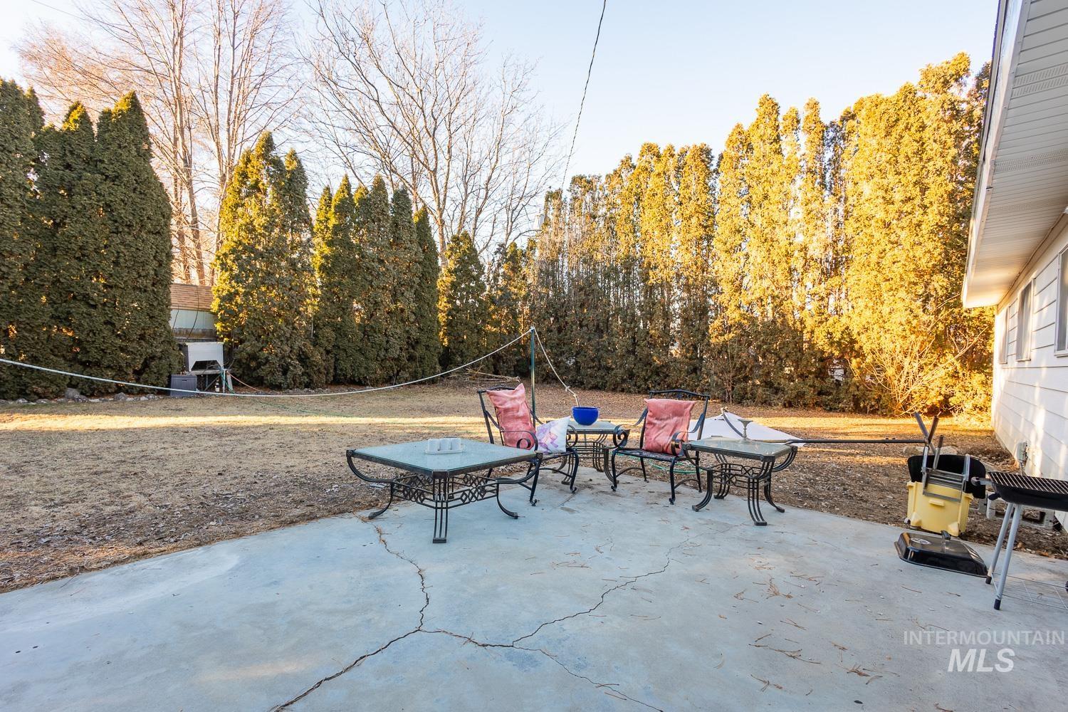 819 Briarwood Dr, Nampa, Idaho 83651, 3 Bedrooms, 1.5 Bathrooms, Residential For Sale, Price $340,000,MLS 98985384