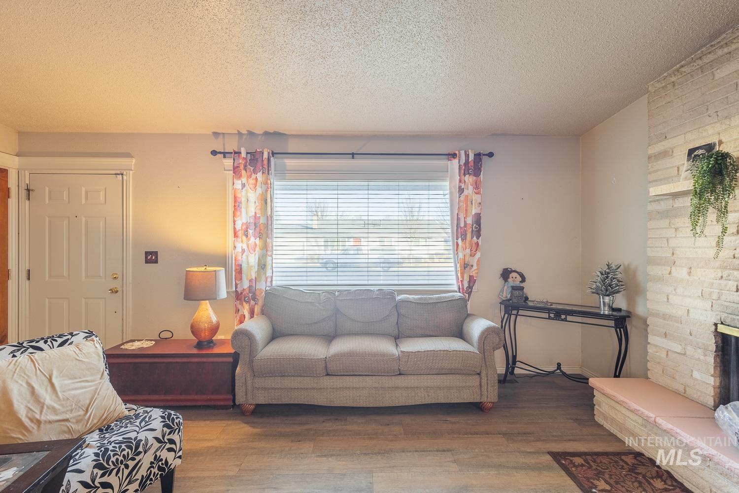 819 Briarwood Dr, Nampa, Idaho 83651, 3 Bedrooms, 1.5 Bathrooms, Residential For Sale, Price $340,000,MLS 98985384
