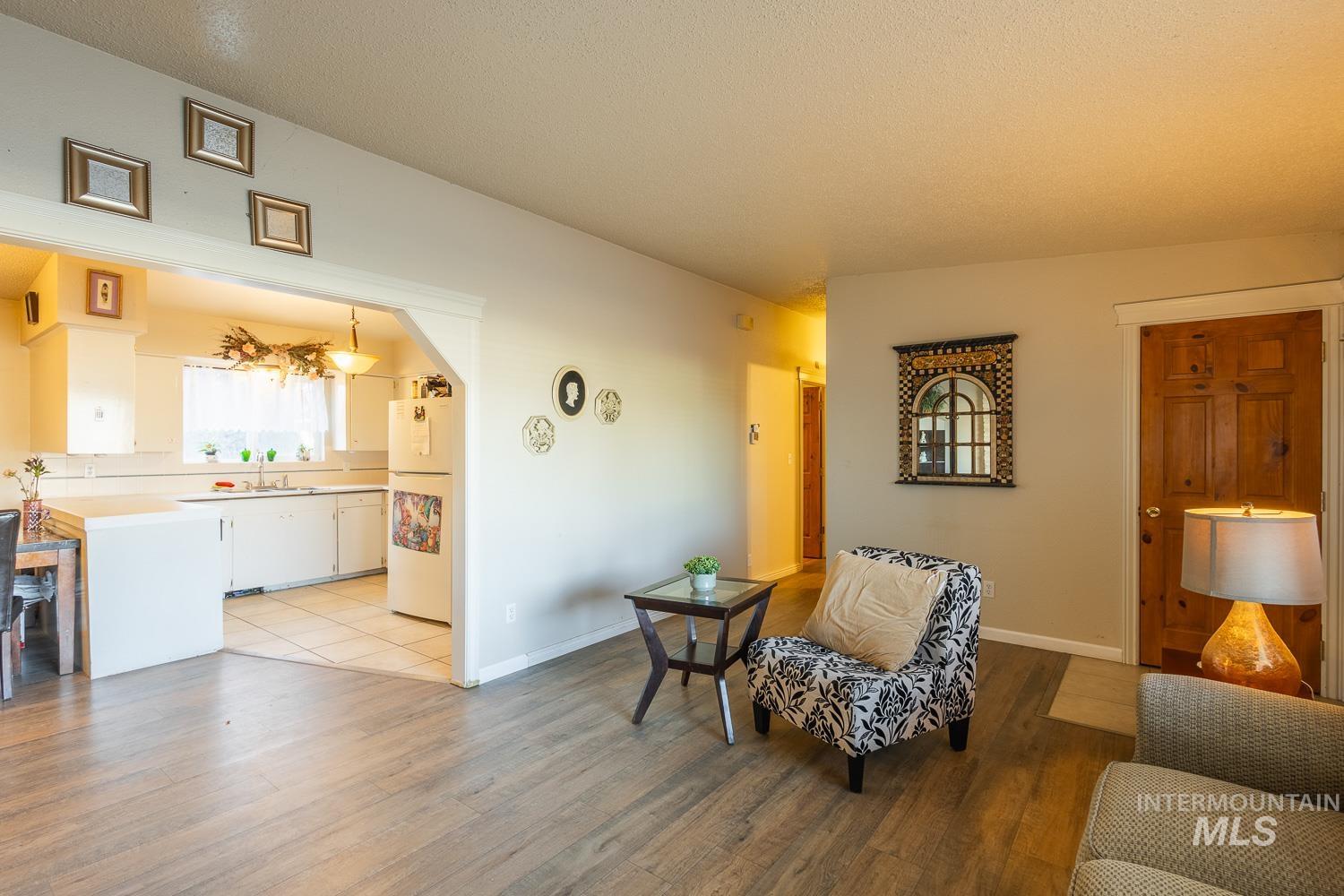 819 Briarwood Dr, Nampa, Idaho 83651, 3 Bedrooms, 1.5 Bathrooms, Residential For Sale, Price $340,000,MLS 98985384
