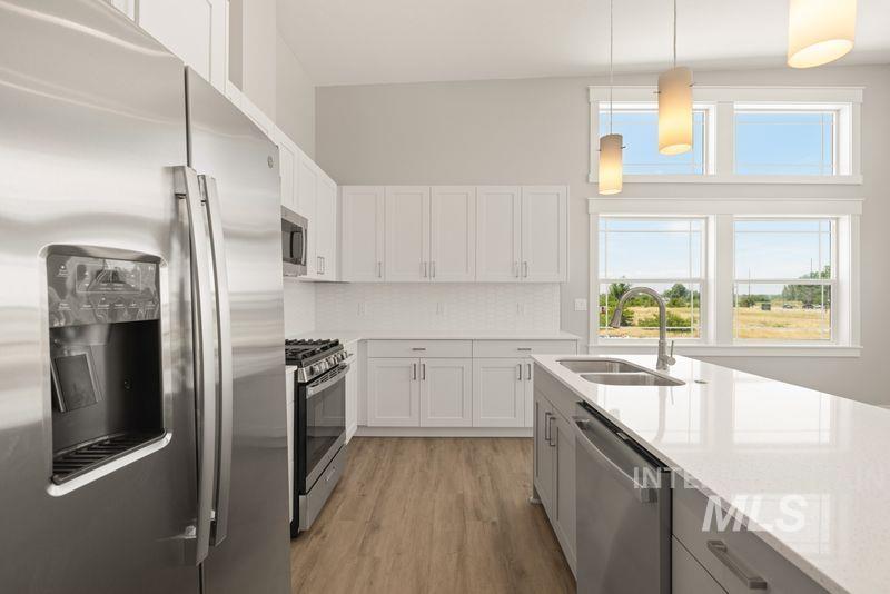 12545 W State St, Ste#1, Star, Idaho 83669, 2 Bedrooms, 2 Bathrooms, Residential Income For Sale, Price $713,000,MLS 98985387