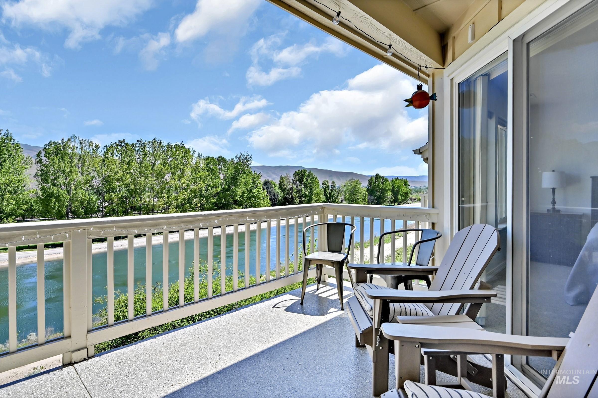 5110 S Surprise Way #202, Boise, Idaho 83716, 2 Bedrooms, 2 Bathrooms, Residential For Sale, Price $534,900,MLS 98985389