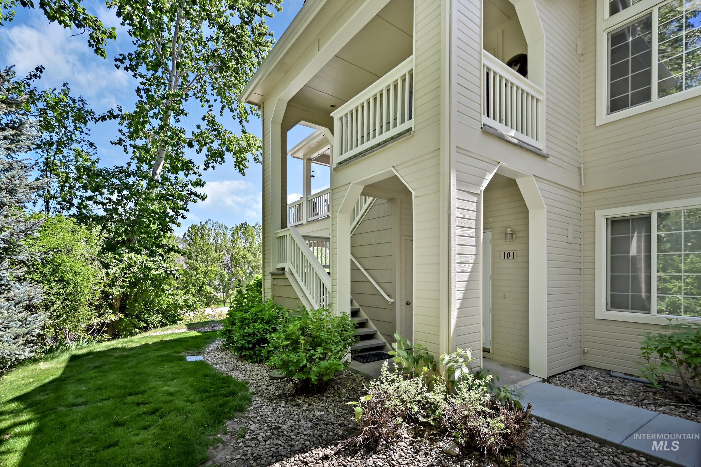 5110 S Surprise Way #202, Boise, Idaho 83716, 2 Bedrooms, 2 Bathrooms, Residential For Sale, Price $534,900,MLS 98985389