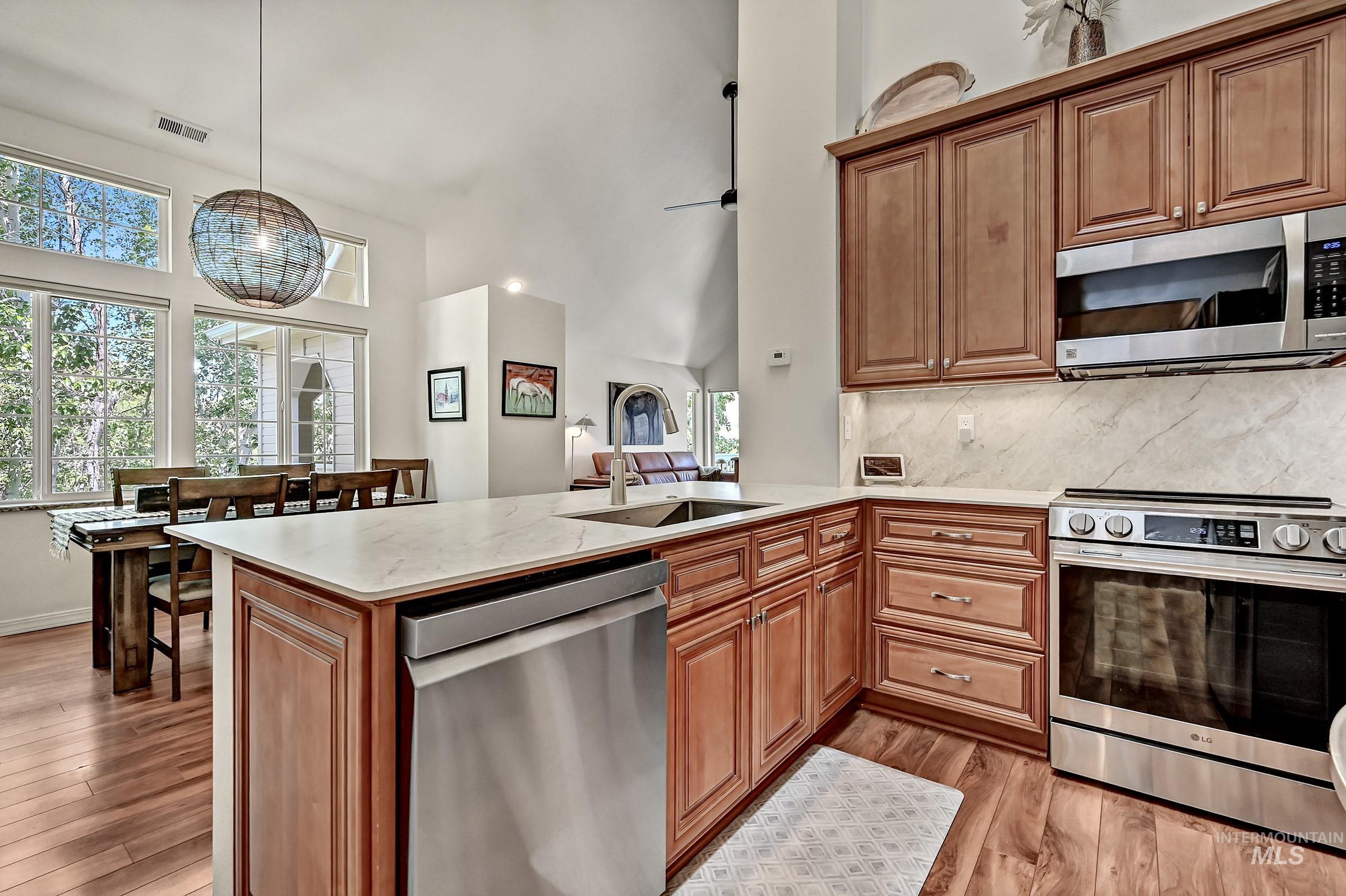 5110 S Surprise Way #202, Boise, Idaho 83716, 2 Bedrooms, 2 Bathrooms, Residential For Sale, Price $534,900,MLS 98985389