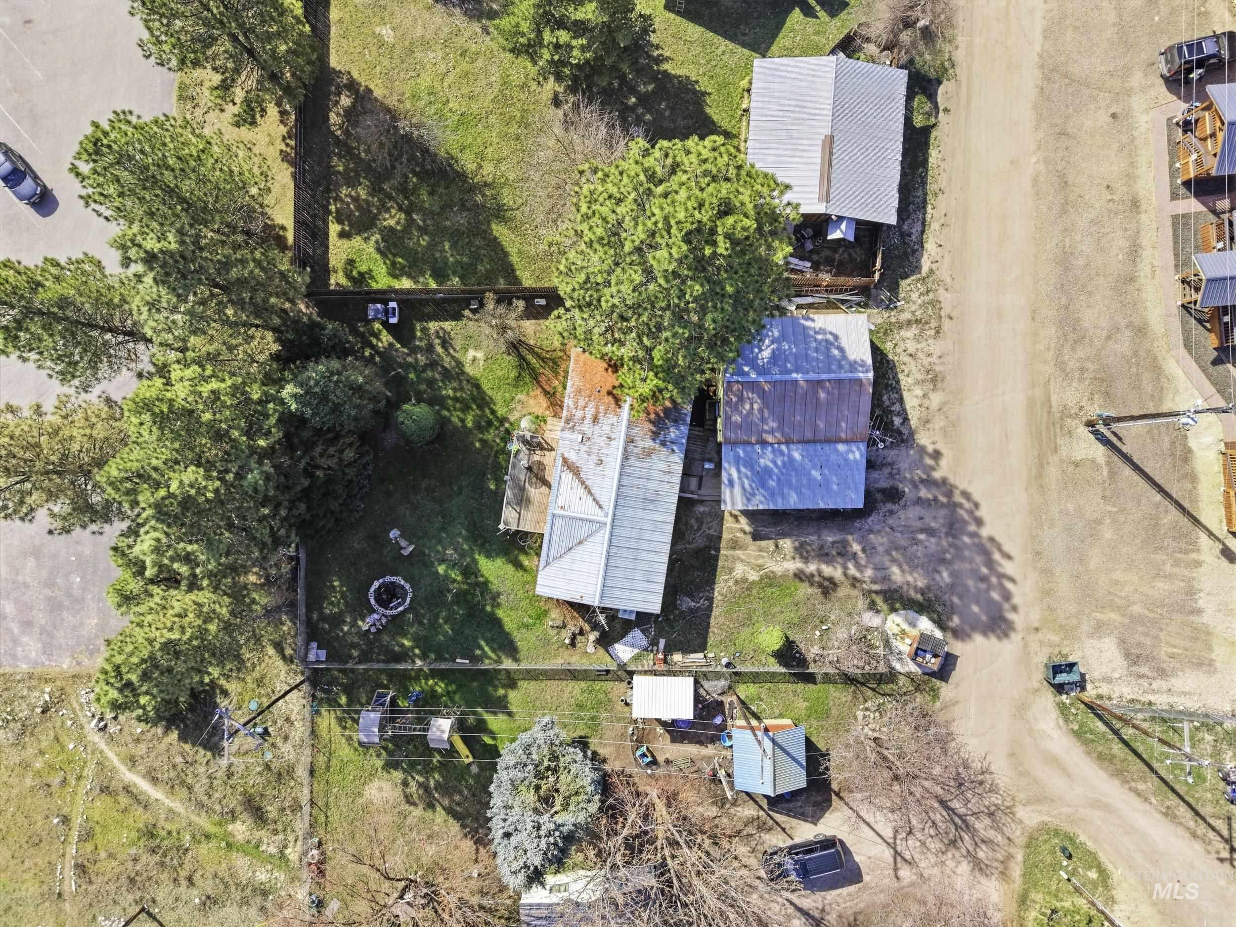 40 Village Cir, Garden Valley, Idaho 83622-8034, 3 Bedrooms, 2 Bathrooms, Residential For Sale, Price $199,900,MLS 98985392