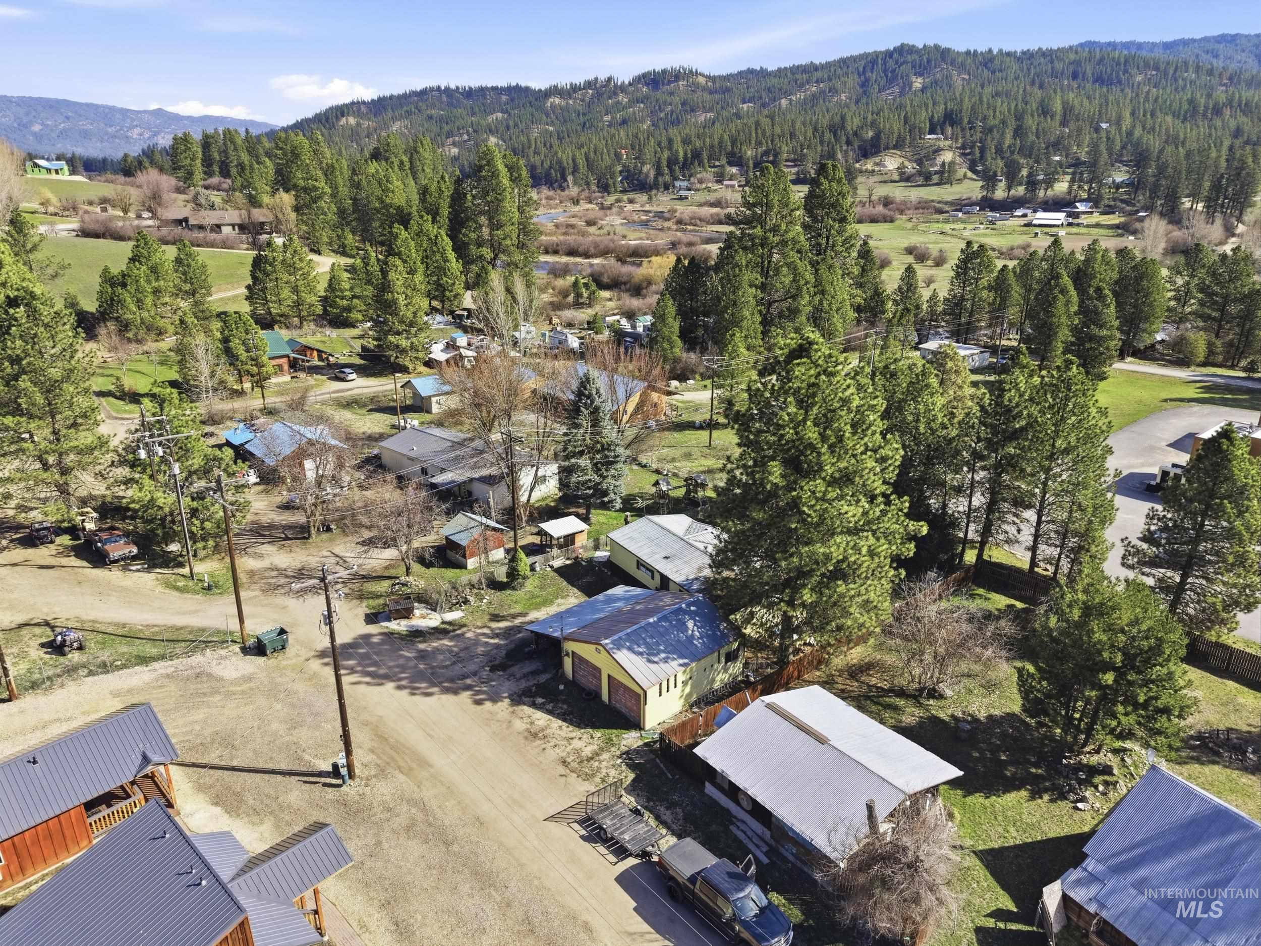 40 Village Cir, Garden Valley, Idaho 83622-8034, 3 Bedrooms, 2 Bathrooms, Residential For Sale, Price $199,900,MLS 98985392