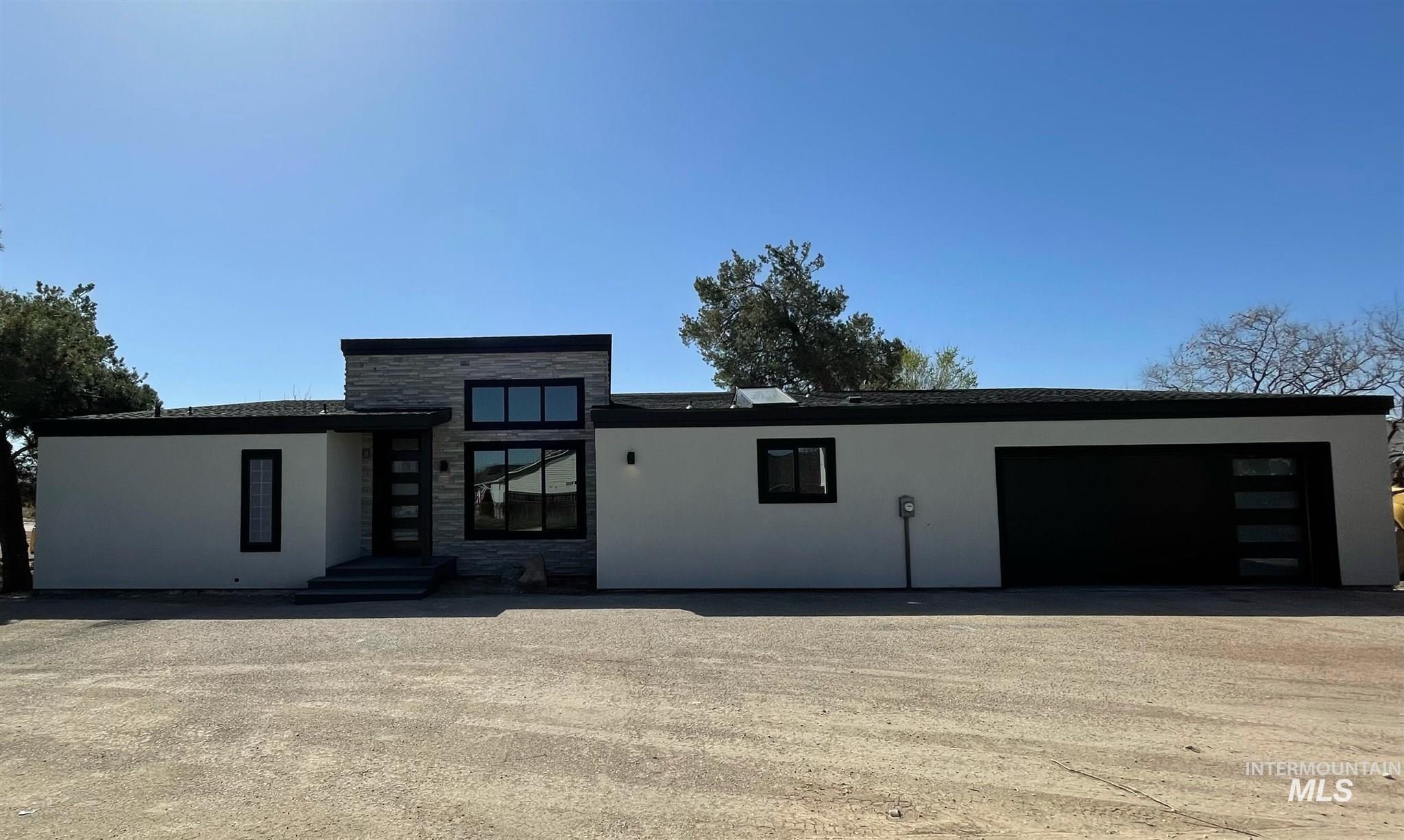 87 S Boundary St, Nampa, Idaho 83651, 3 Bedrooms, 2 Bathrooms, Residential For Sale, Price $799,900,MLS 98985393