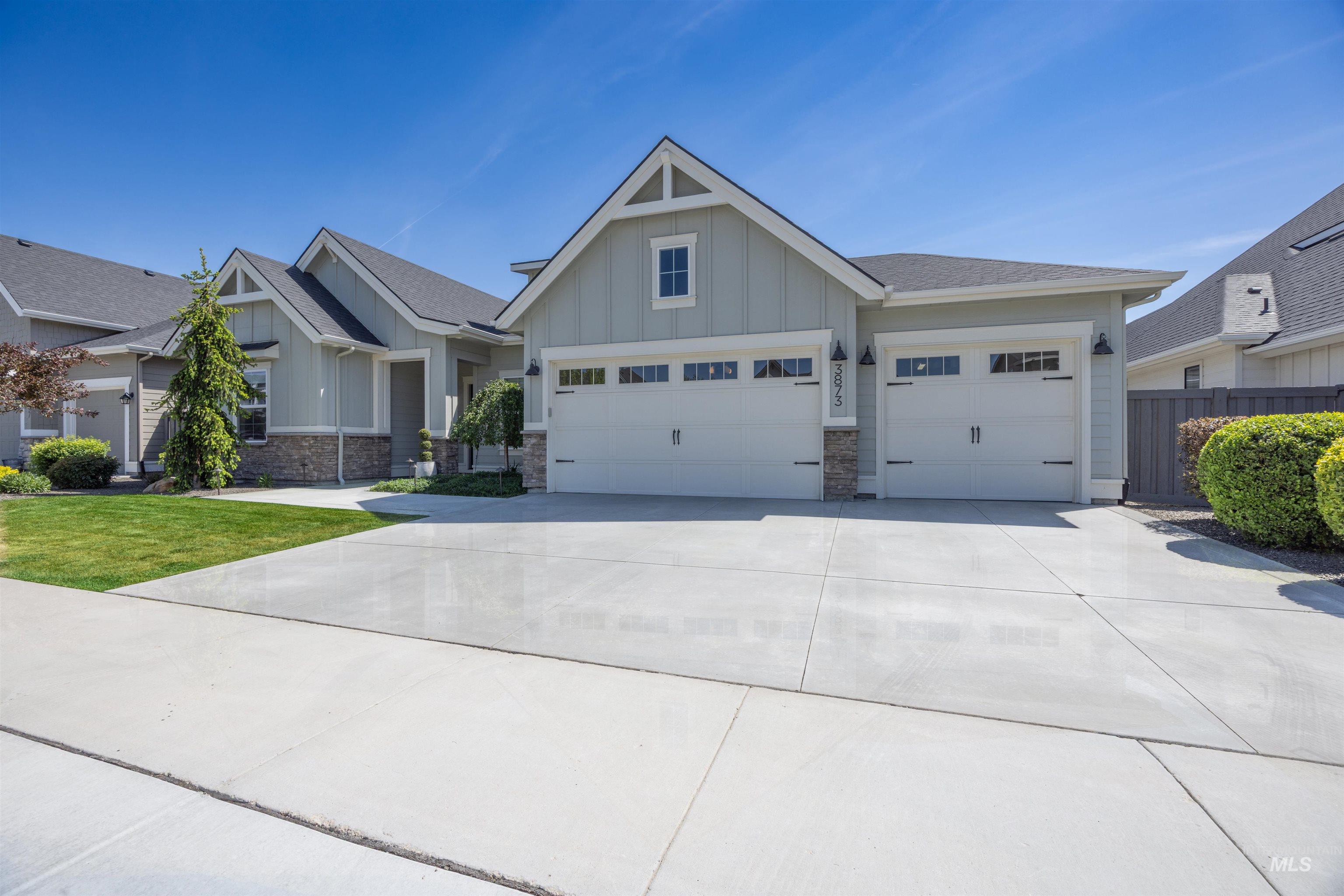 3873 E Mardia St, Meridian, Idaho 83642-5482, 3 Bedrooms, 2.5 Bathrooms, Residential For Sale, Price $824,777,MLS 98985395