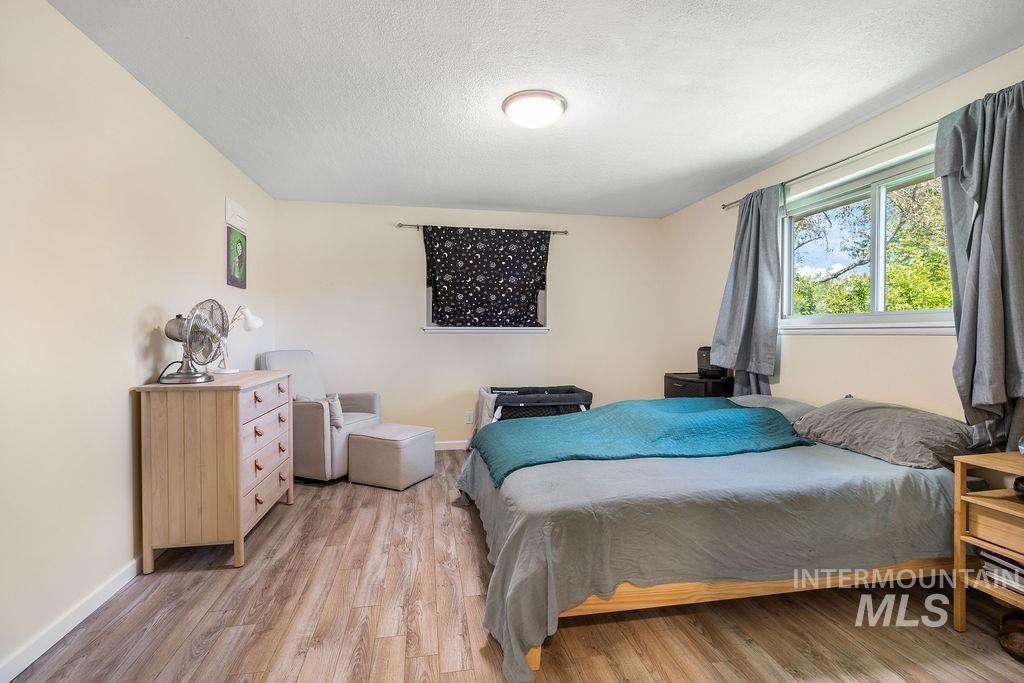 2170 N Fairmeadow Dr, Boise, Idaho 83704, 3 Bedrooms, 2.5 Bathrooms, Residential For Sale, Price $455,000,MLS 98985397