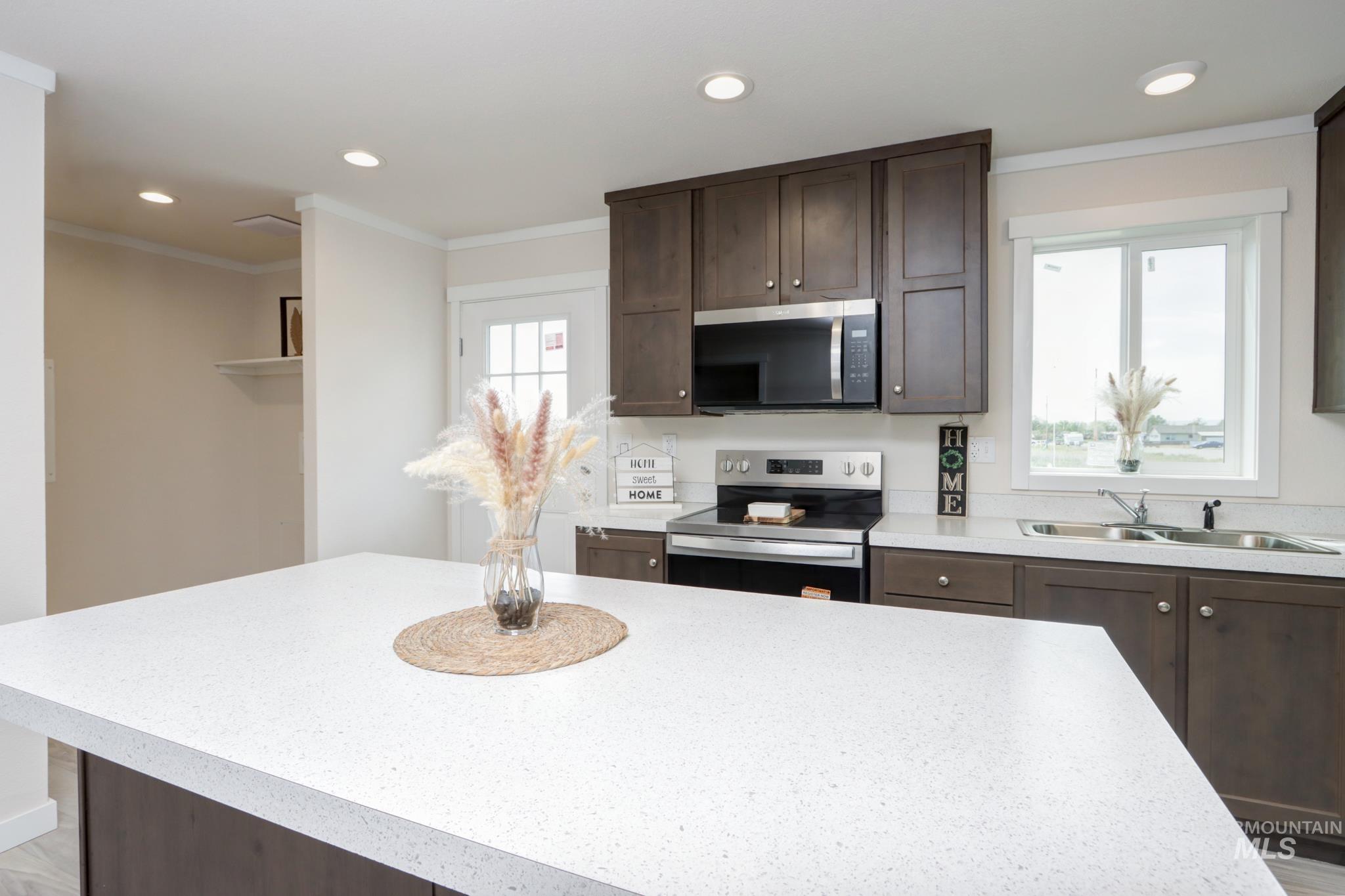 494 Elm St, Vale, Oregon 97918, 3 Bedrooms, 2 Bathrooms, Residential For Sale, Price $249,900, 98985399