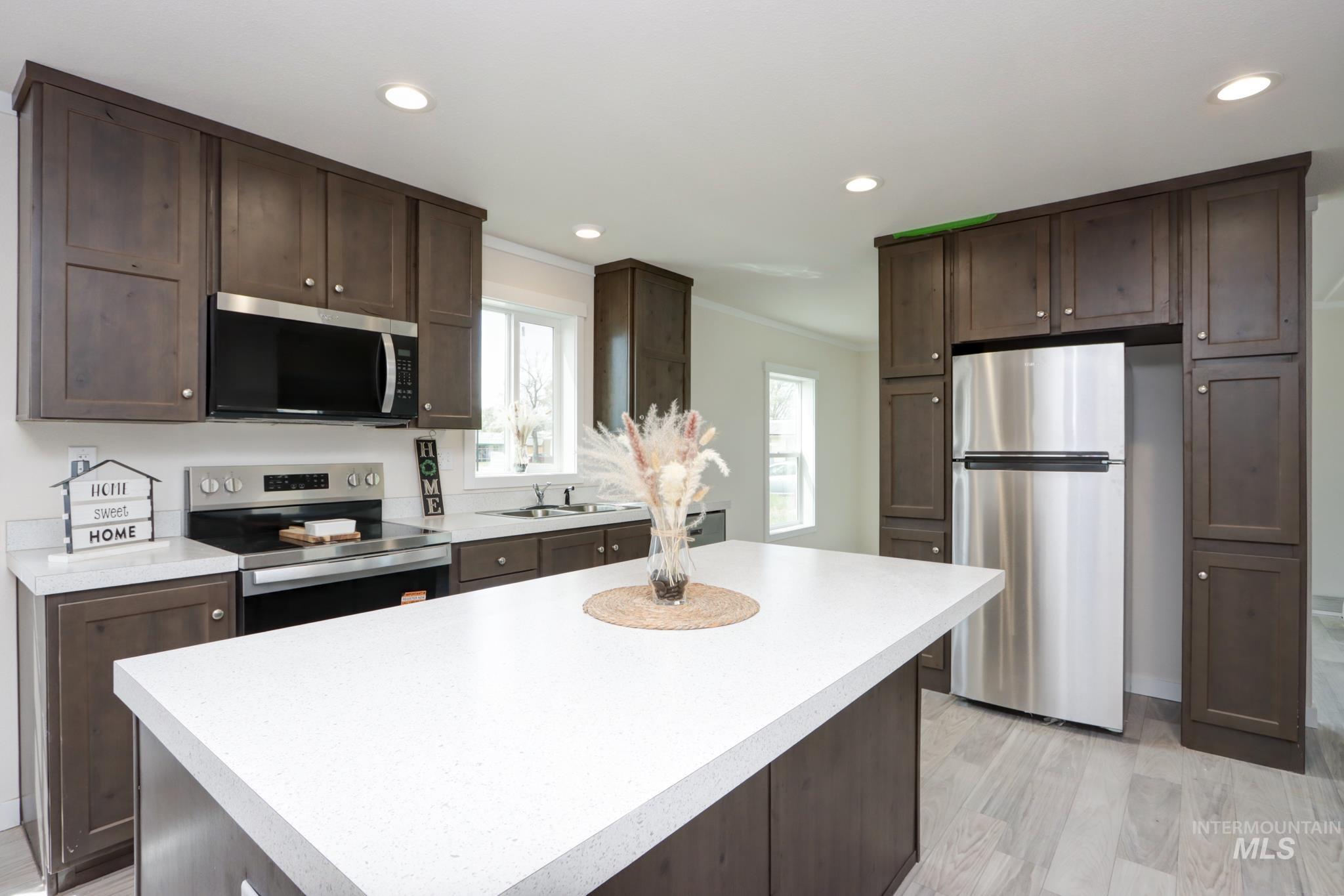 494 Elm St, Vale, Oregon 97918, 3 Bedrooms, 2 Bathrooms, Residential For Sale, Price $249,900,MLS 98985399