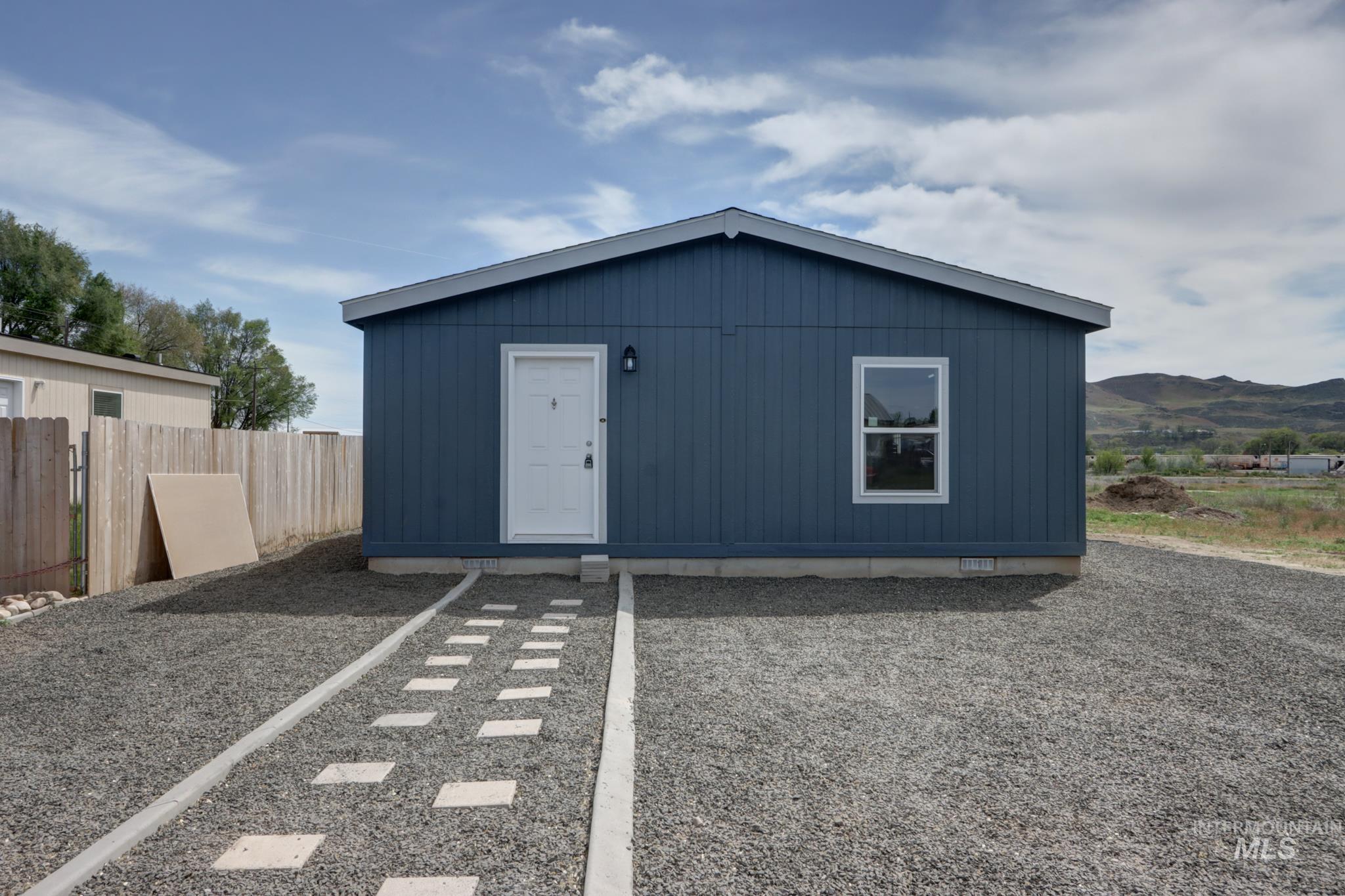 494 Elm St, Vale, Oregon 97918, 3 Bedrooms, 2 Bathrooms, Residential For Sale, Price $249,900, 98985399
