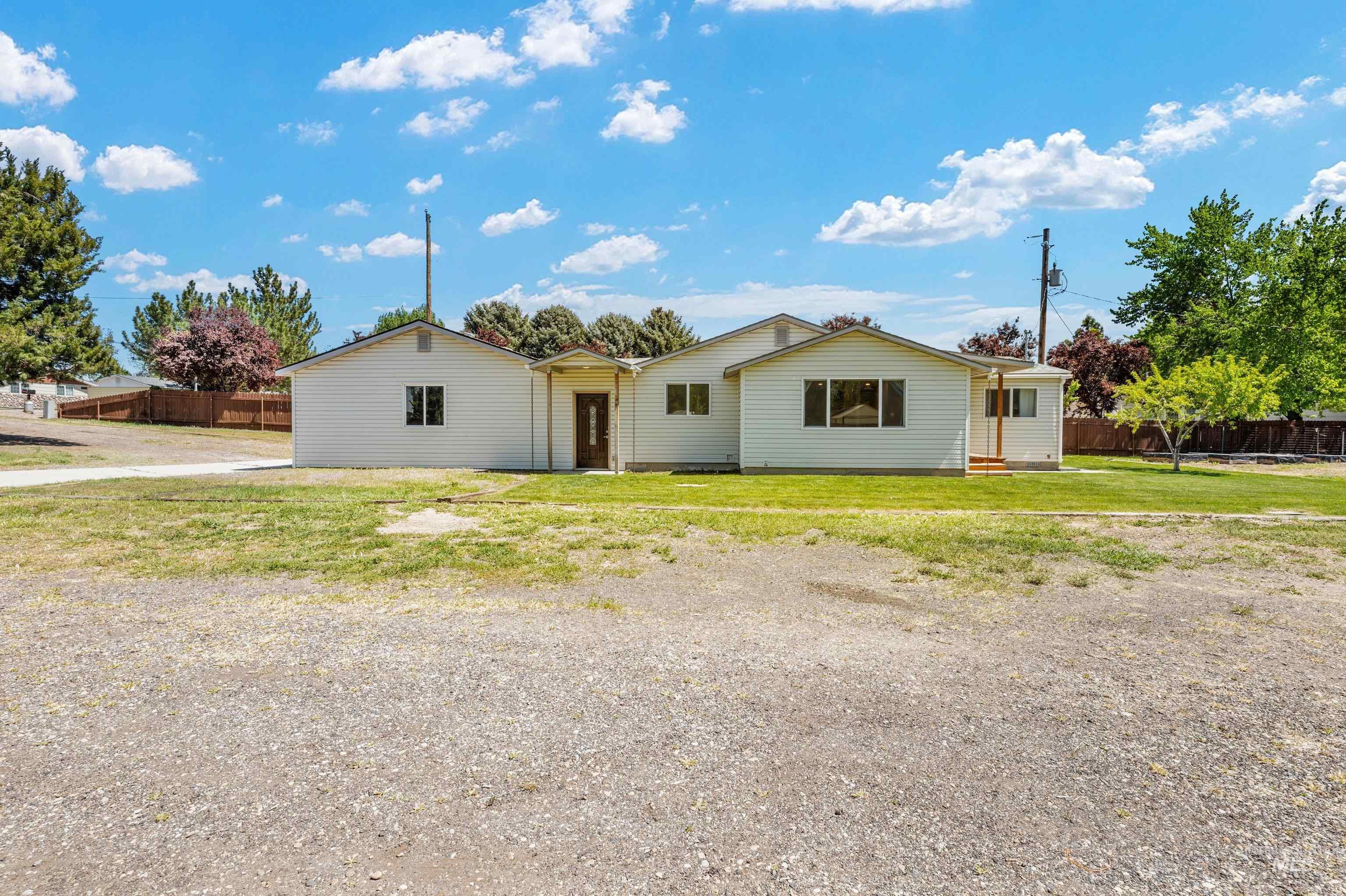 11761 Moss Ln., Nampa, Idaho 83651, 3 Bedrooms, 2 Bathrooms, Residential For Sale, Price $589,900,MLS 98985400