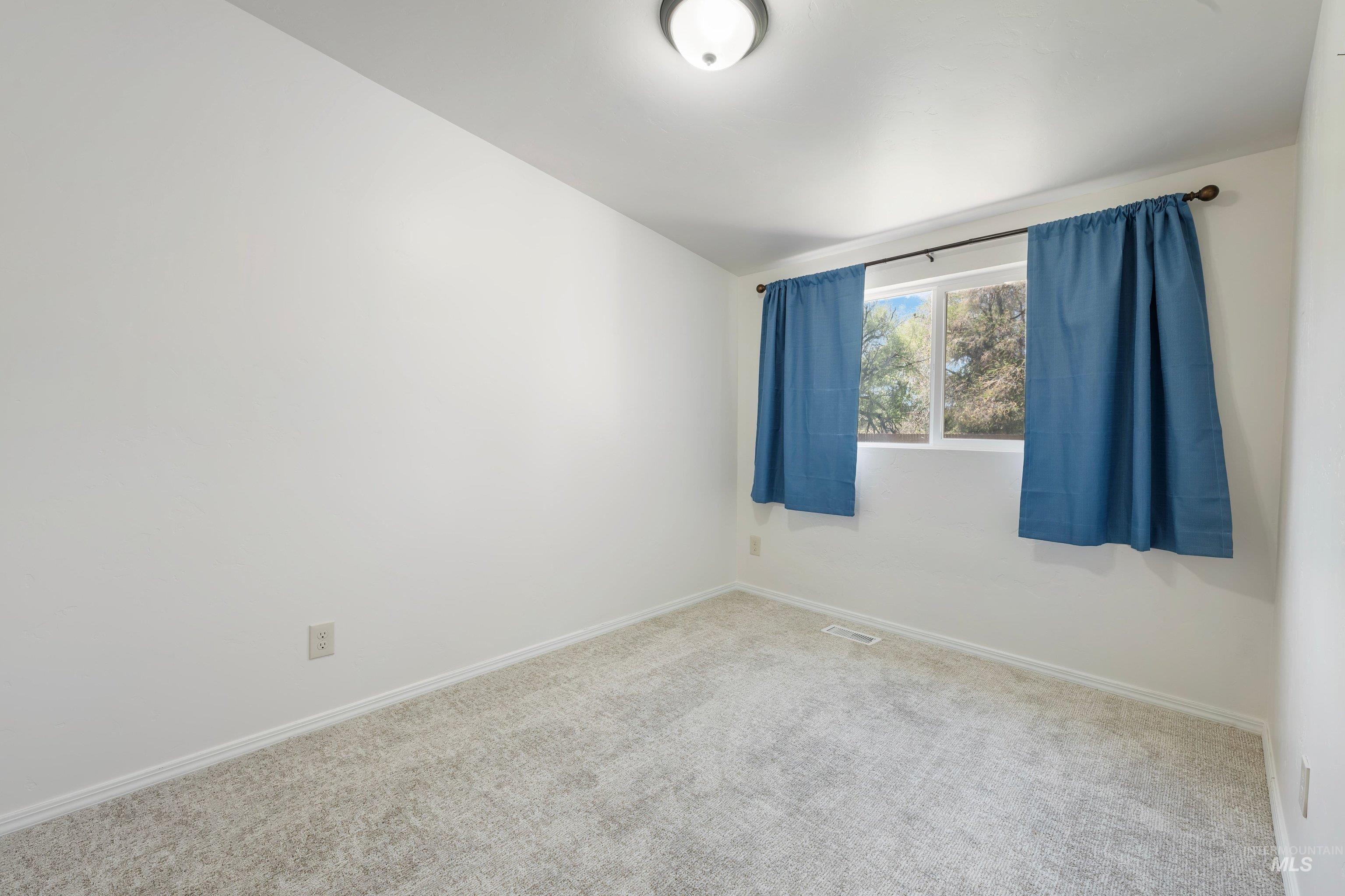 11761 Moss Ln., Nampa, Idaho 83651, 3 Bedrooms, 2 Bathrooms, Residential For Sale, Price $589,900,MLS 98985400