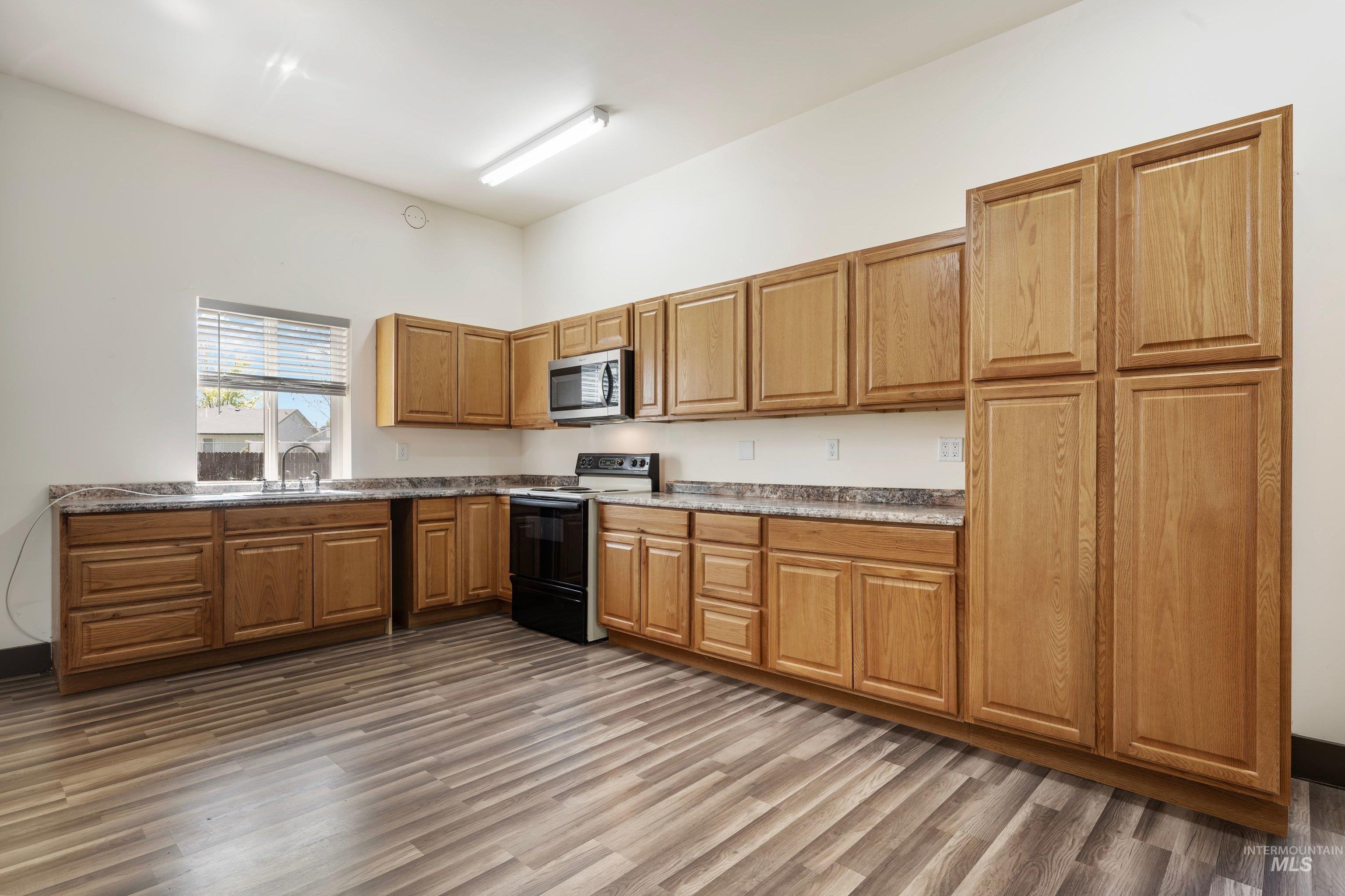 11761 Moss Ln., Nampa, Idaho 83651, 3 Bedrooms, 2 Bathrooms, Residential For Sale, Price $589,900,MLS 98985400