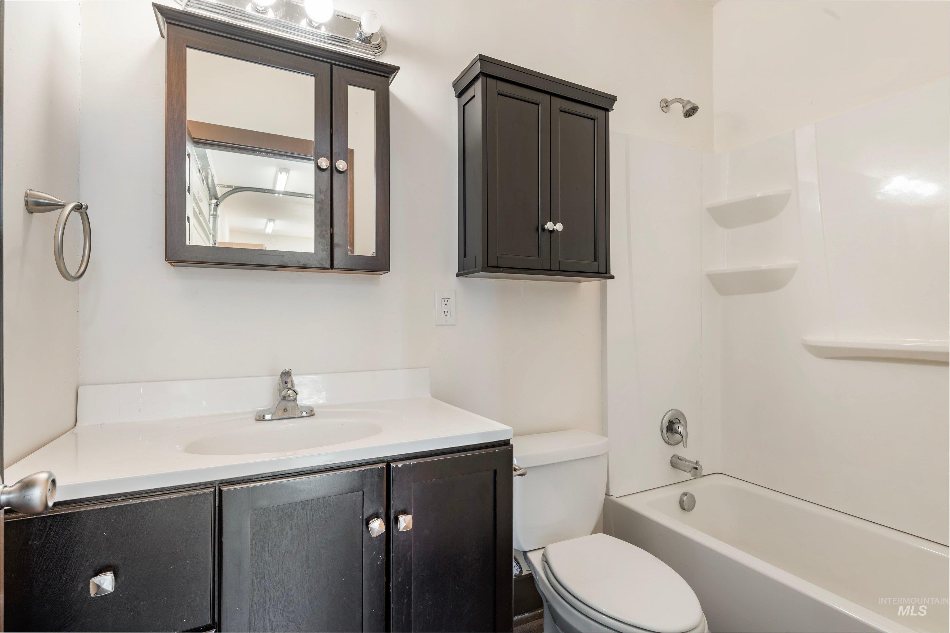 11761 Moss Ln., Nampa, Idaho 83651, 3 Bedrooms, 2 Bathrooms, Residential For Sale, Price $589,900,MLS 98985400