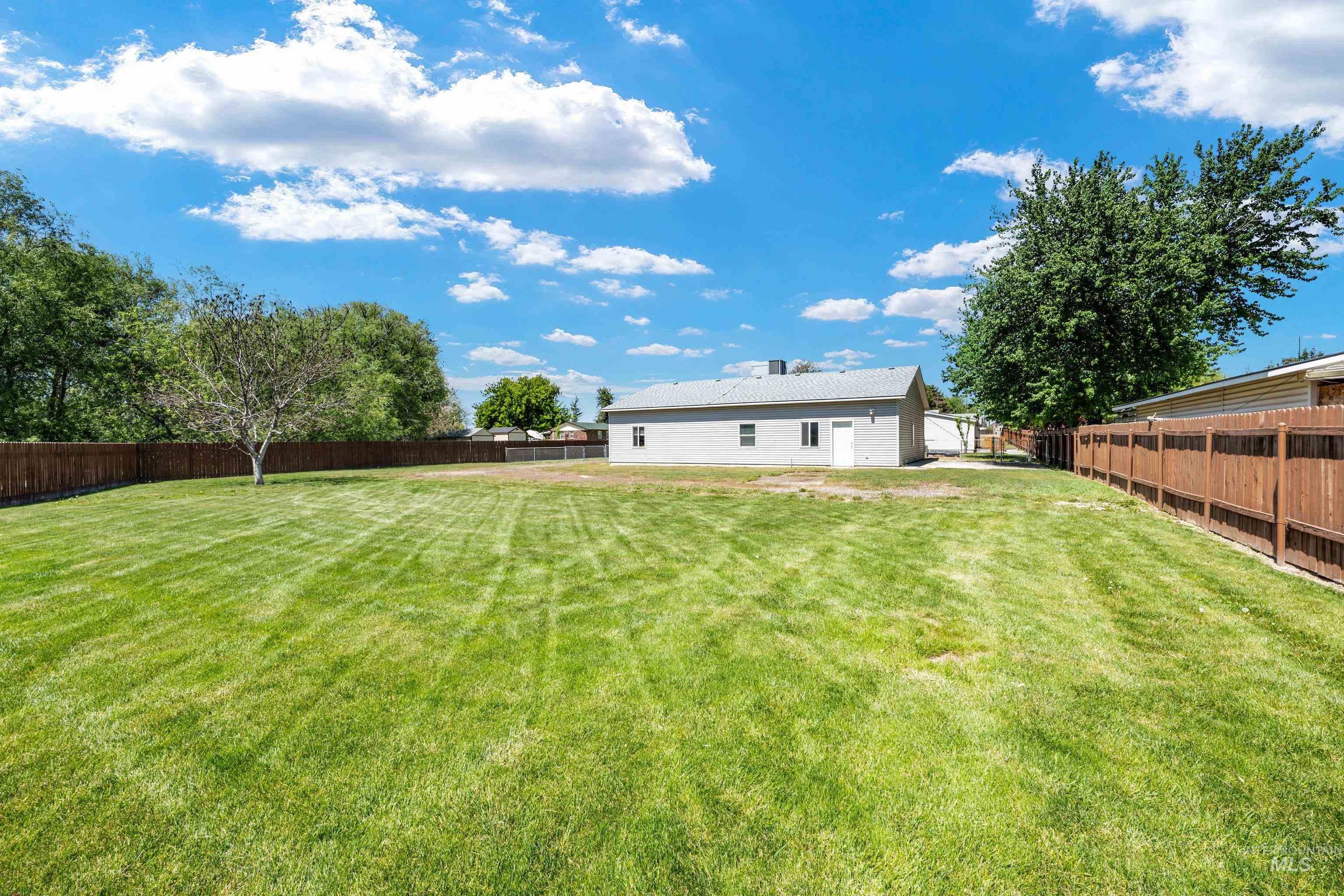 11761 Moss Ln., Nampa, Idaho 83651, 3 Bedrooms, 2 Bathrooms, Residential For Sale, Price $589,900,MLS 98985400