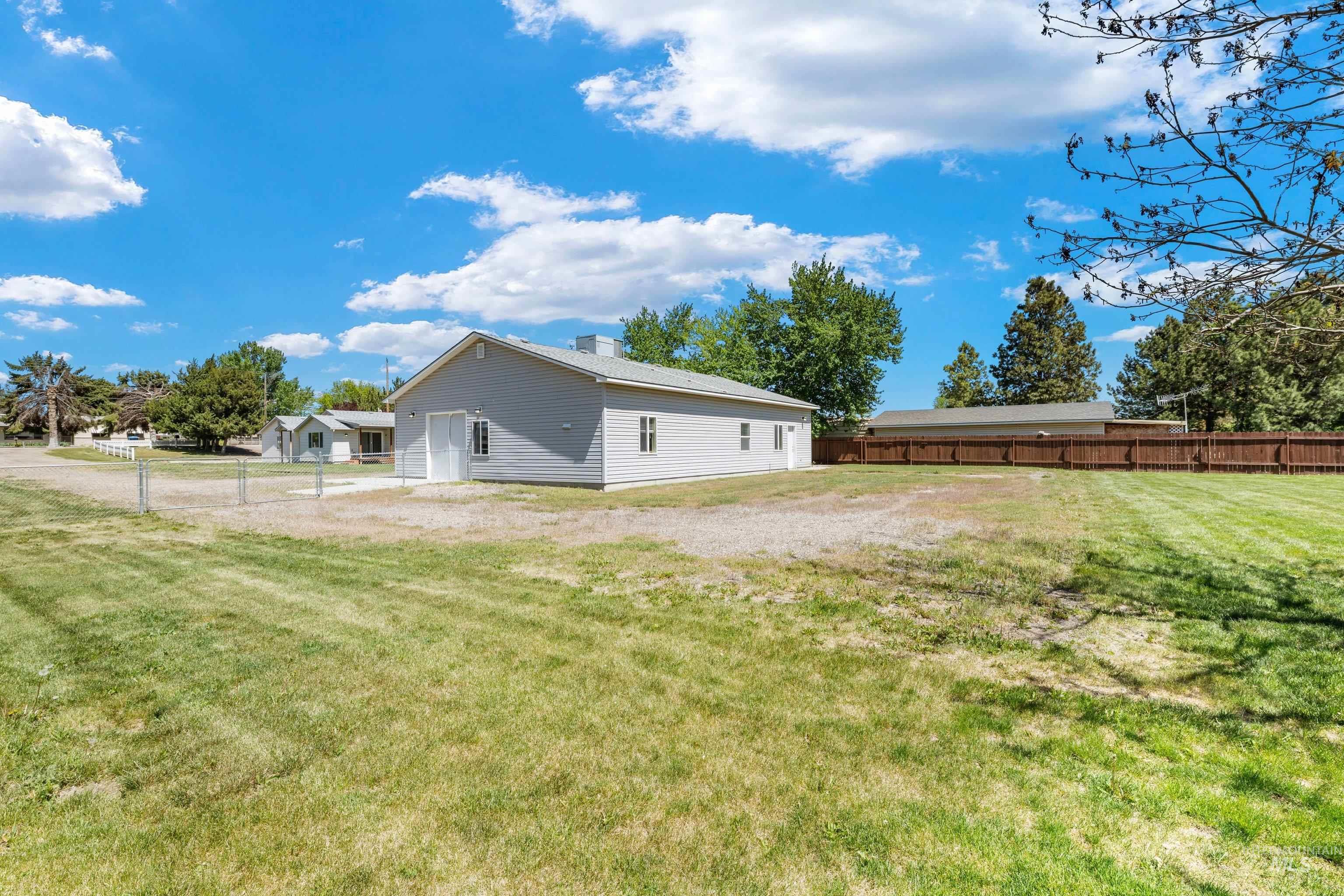 11761 Moss Ln., Nampa, Idaho 83651, 3 Bedrooms, 2 Bathrooms, Residential For Sale, Price $589,900,MLS 98985400