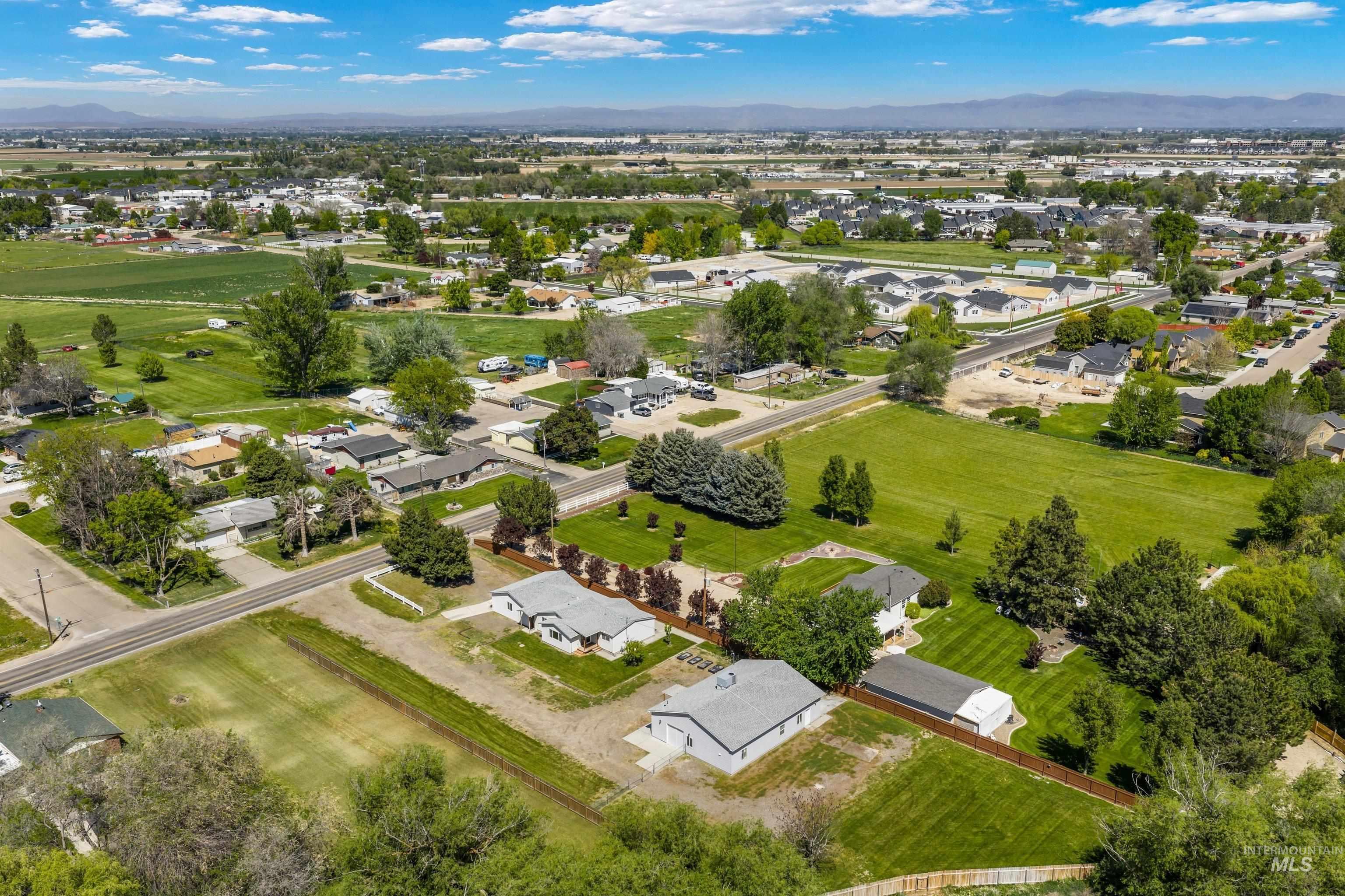 11761 Moss Ln., Nampa, Idaho 83651, 3 Bedrooms, 2 Bathrooms, Residential For Sale, Price $589,900,MLS 98985400