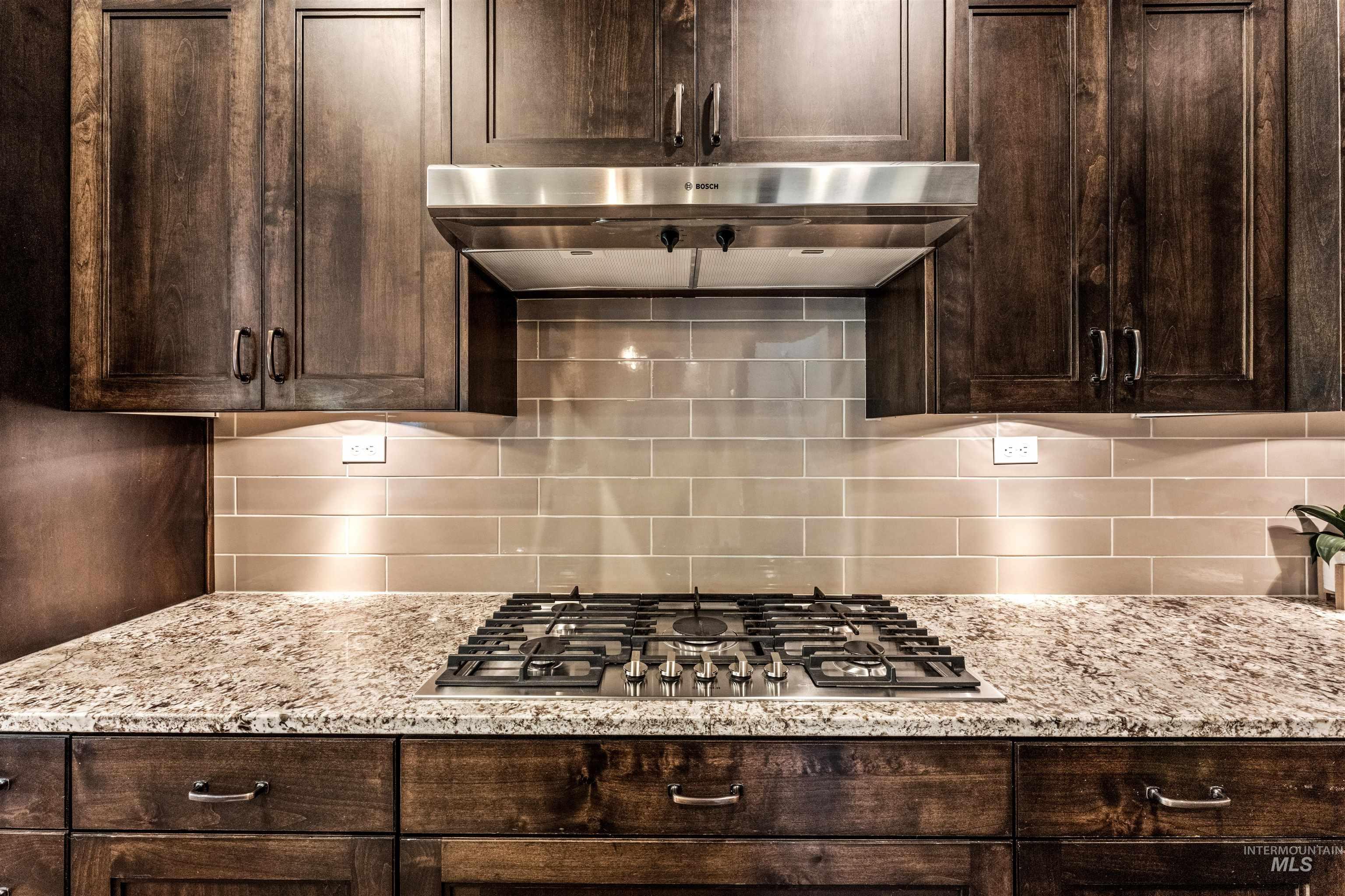 6041 N Mitchum Ave., Meridian, Idaho 83646, 5 Bedrooms, 2.5 Bathrooms, Residential For Sale, Price $814,499,MLS 98985402