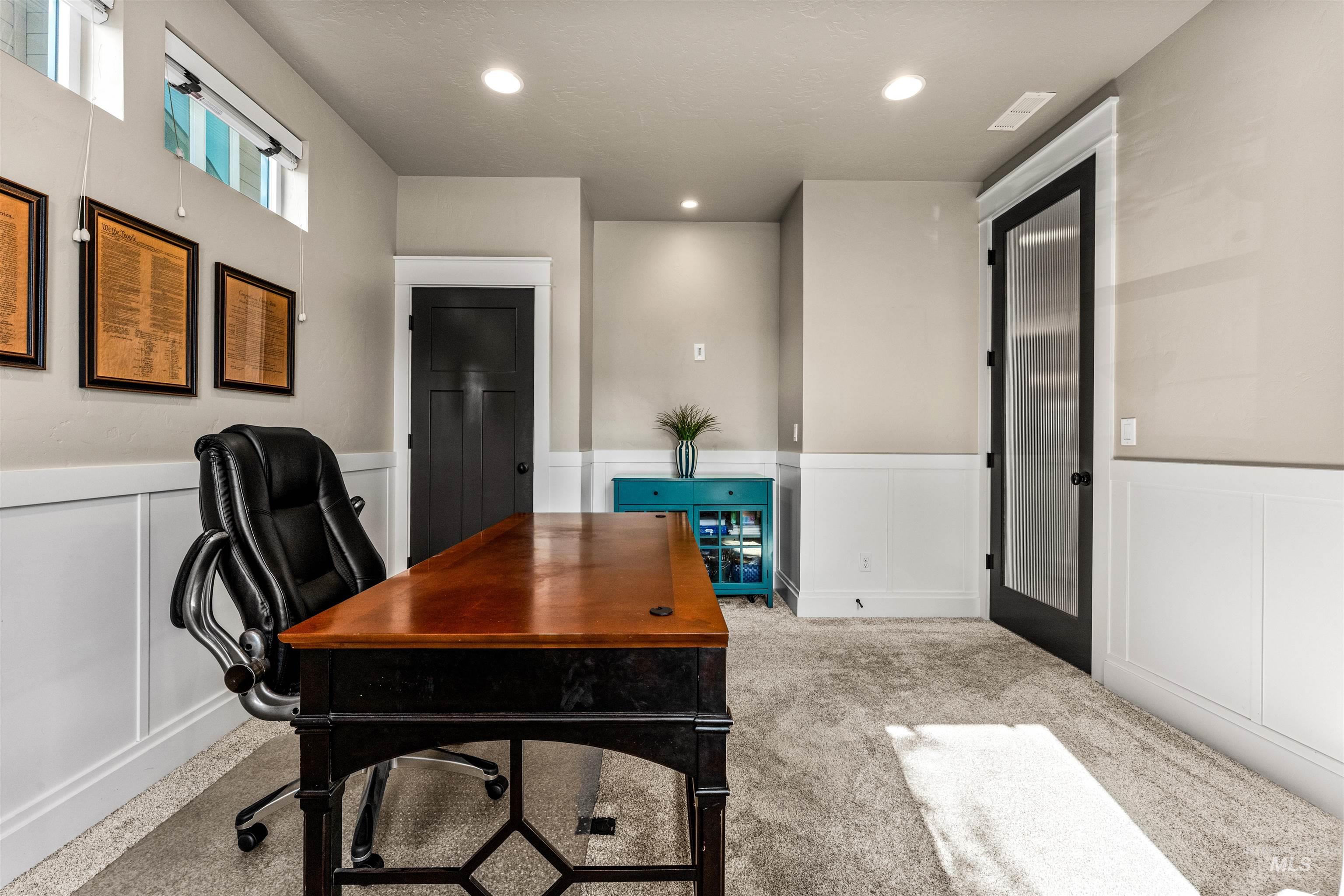 6041 N Mitchum Ave., Meridian, Idaho 83646, 5 Bedrooms, 2.5 Bathrooms, Residential For Sale, Price $814,499,MLS 98985402