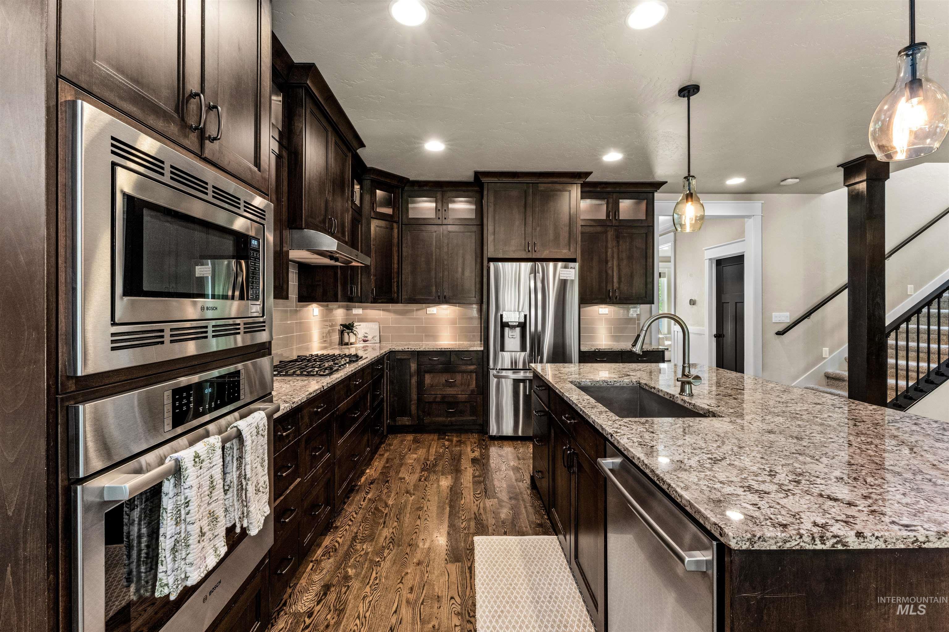 6041 N Mitchum Ave., Meridian, Idaho 83646, 5 Bedrooms, 2.5 Bathrooms, Residential For Sale, Price $814,499,MLS 98985402