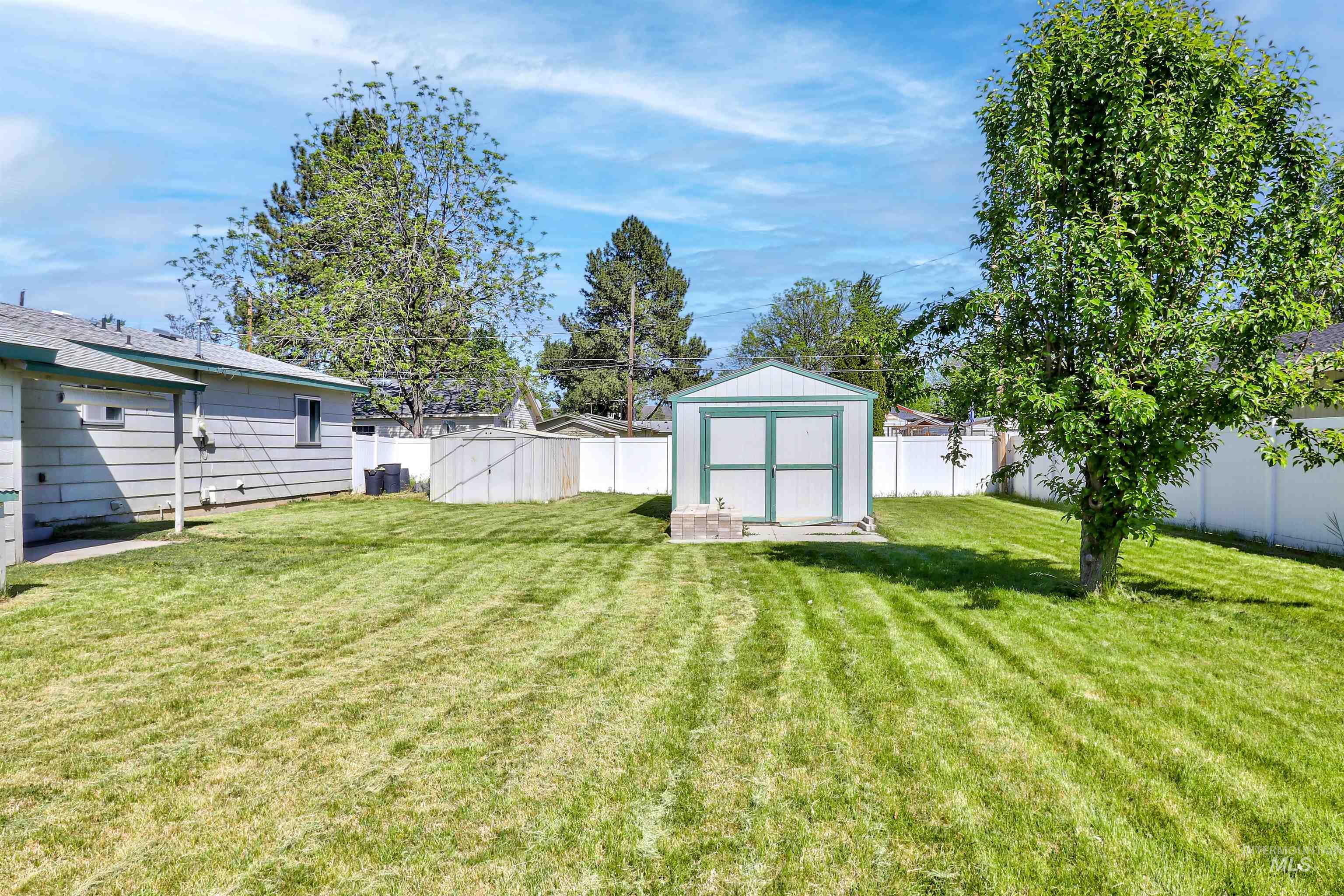 241 W 6th, Emmett, Idaho 83617, 3 Bedrooms, 1 Bathroom, Residential For Sale, Price $285,000,MLS 98985403