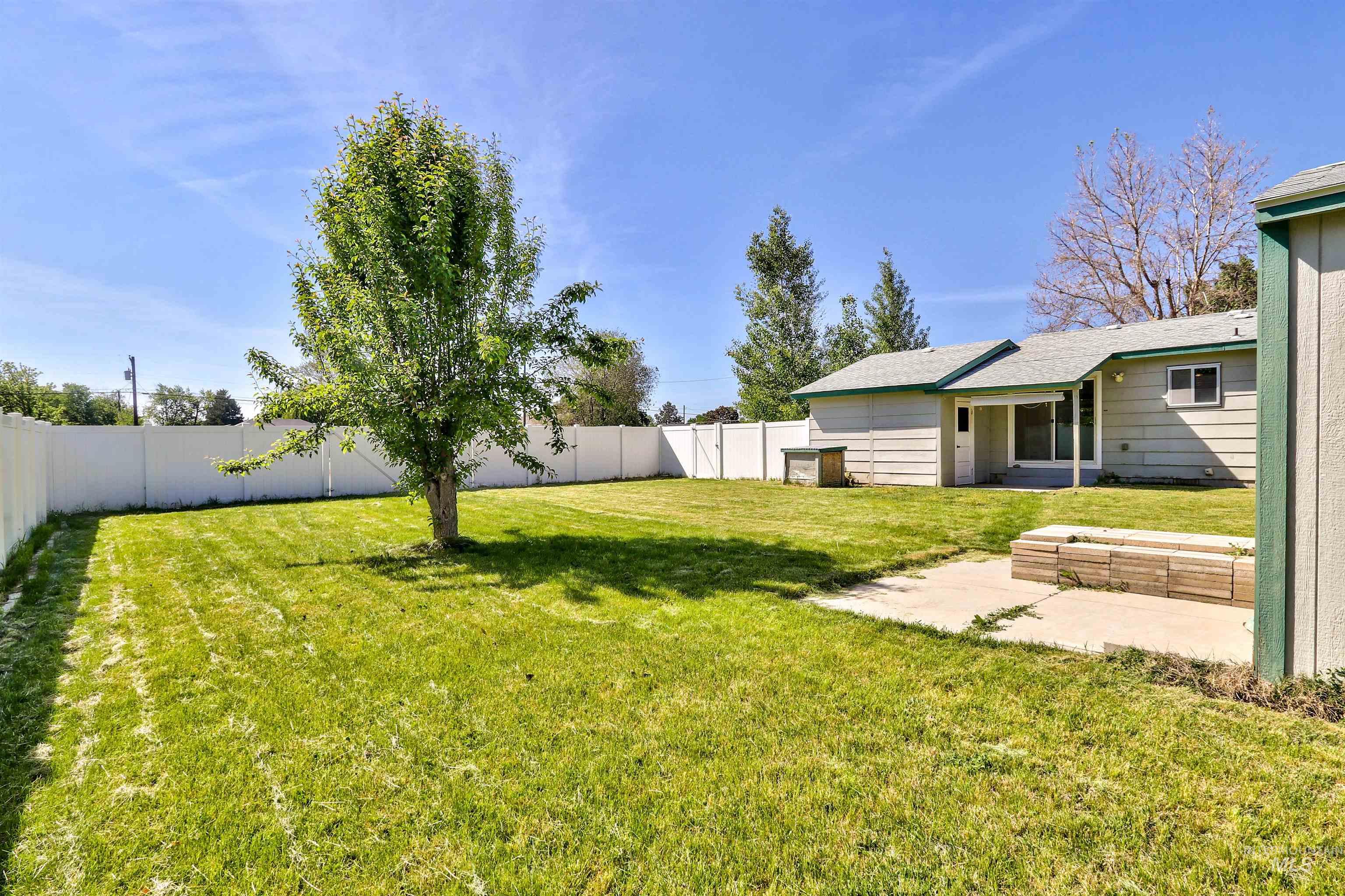 241 W 6th, Emmett, Idaho 83617, 3 Bedrooms, 1 Bathroom, Residential For Sale, Price $285,000,MLS 98985403