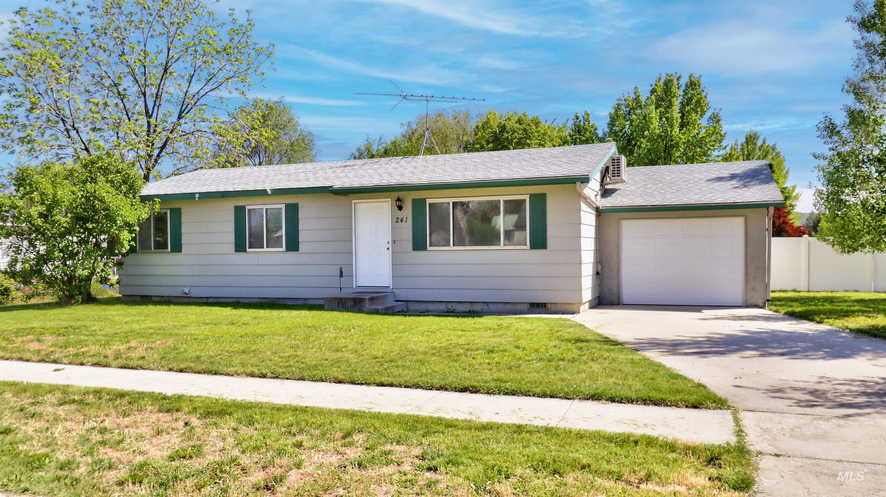 241 W 6th, Emmett, Idaho 83617, 3 Bedrooms, 1 Bathroom, Residential For Sale, Price $285,000,MLS 98985403