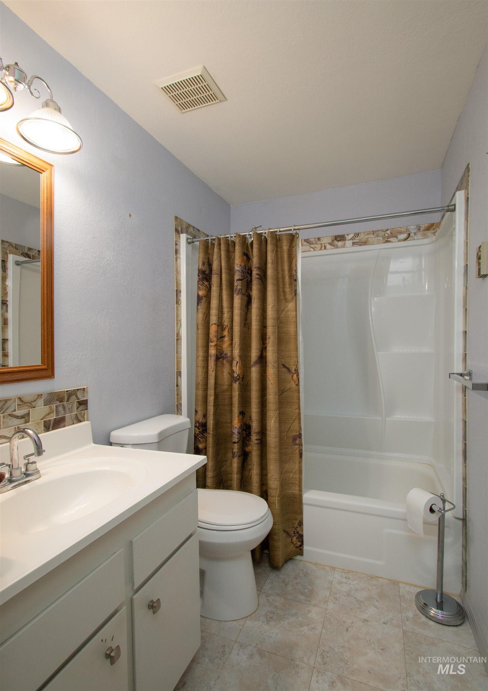 241 W 6th, Emmett, Idaho 83617, 3 Bedrooms, 1 Bathroom, Residential For Sale, Price $285,000,MLS 98985403