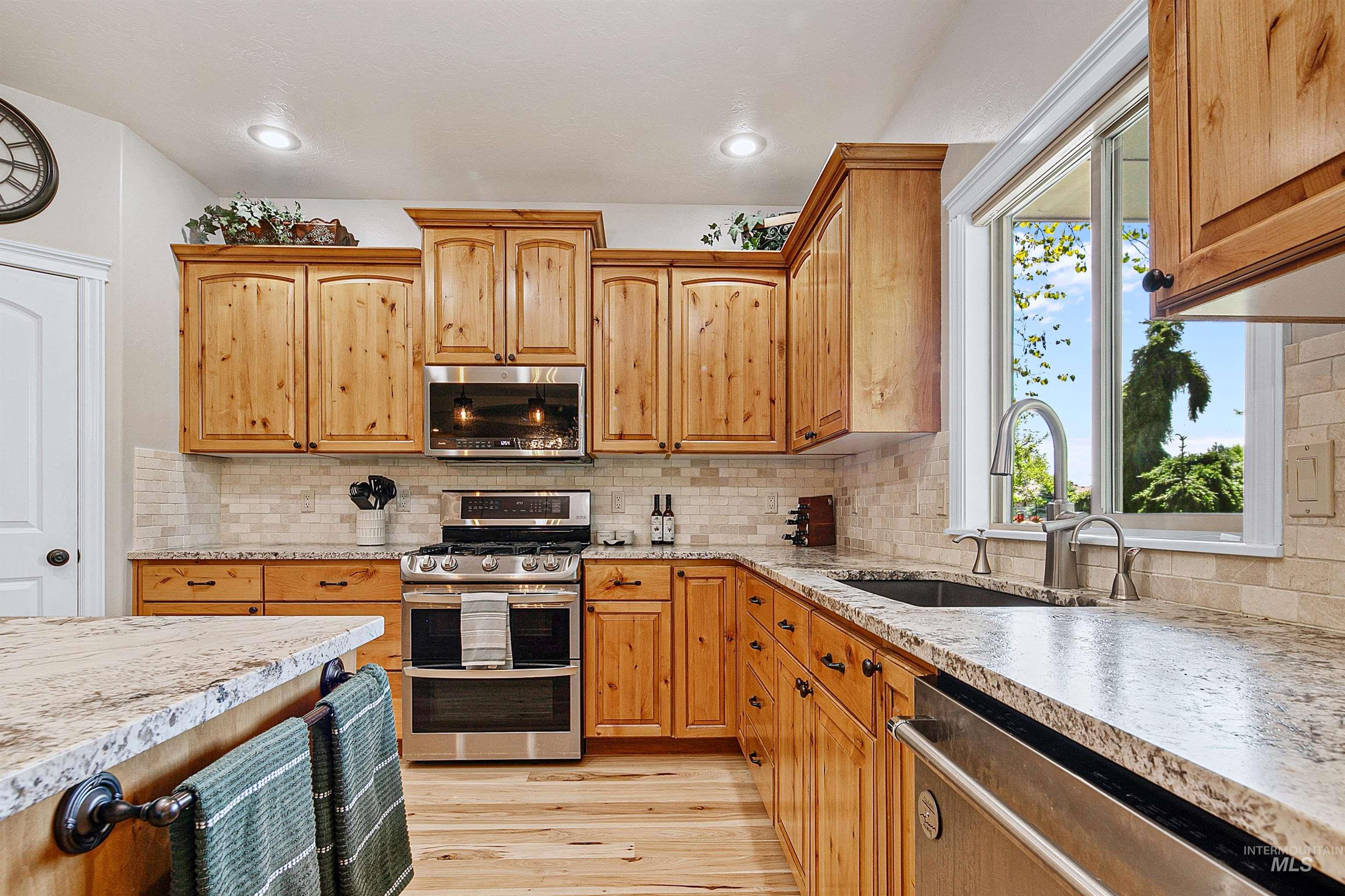 12121 Caribee Inlet, Star, Idaho 83669, 4 Bedrooms, 2.5 Bathrooms, Residential For Sale, Price $649,000,MLS 98985404