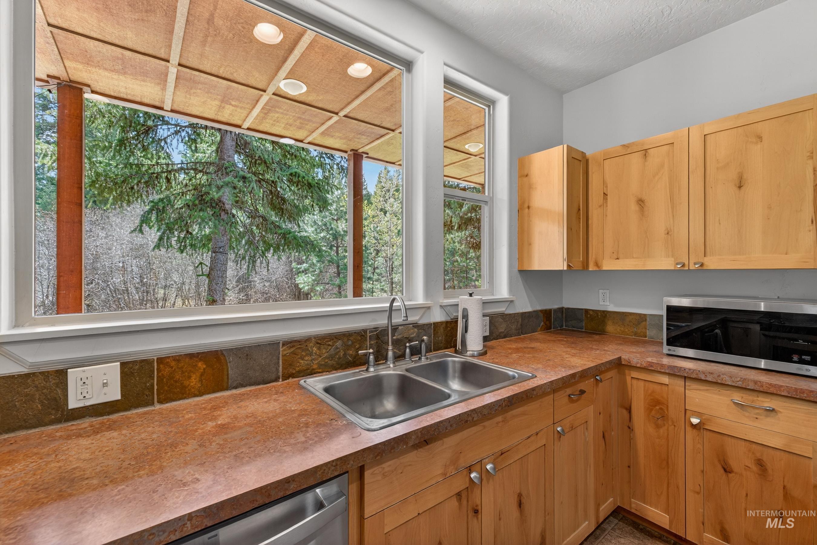 865 Shelia, McCall, Idaho 83638, 3 Bedrooms, 2 Bathrooms, Residential For Sale, Price $676,000,MLS 98985405