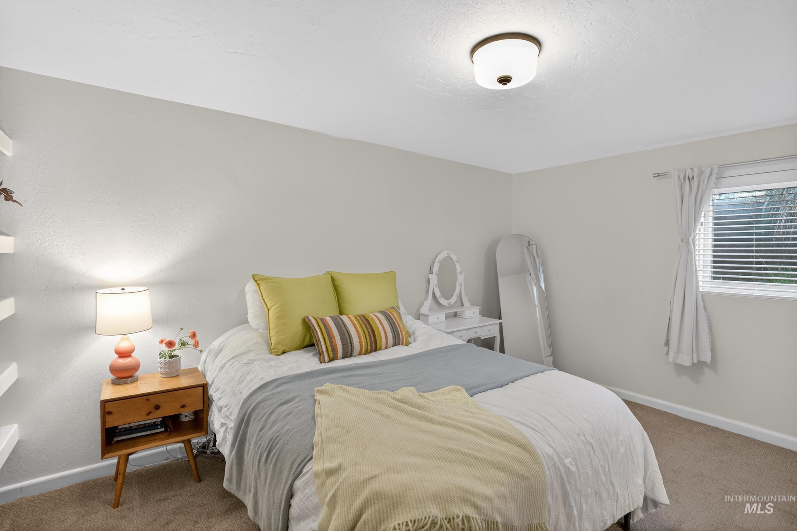 591 S Garden Street, Boise, Idaho 83705, 5 Bedrooms, 2 Bathrooms, Residential For Sale, Price $679,000,MLS 98985406
